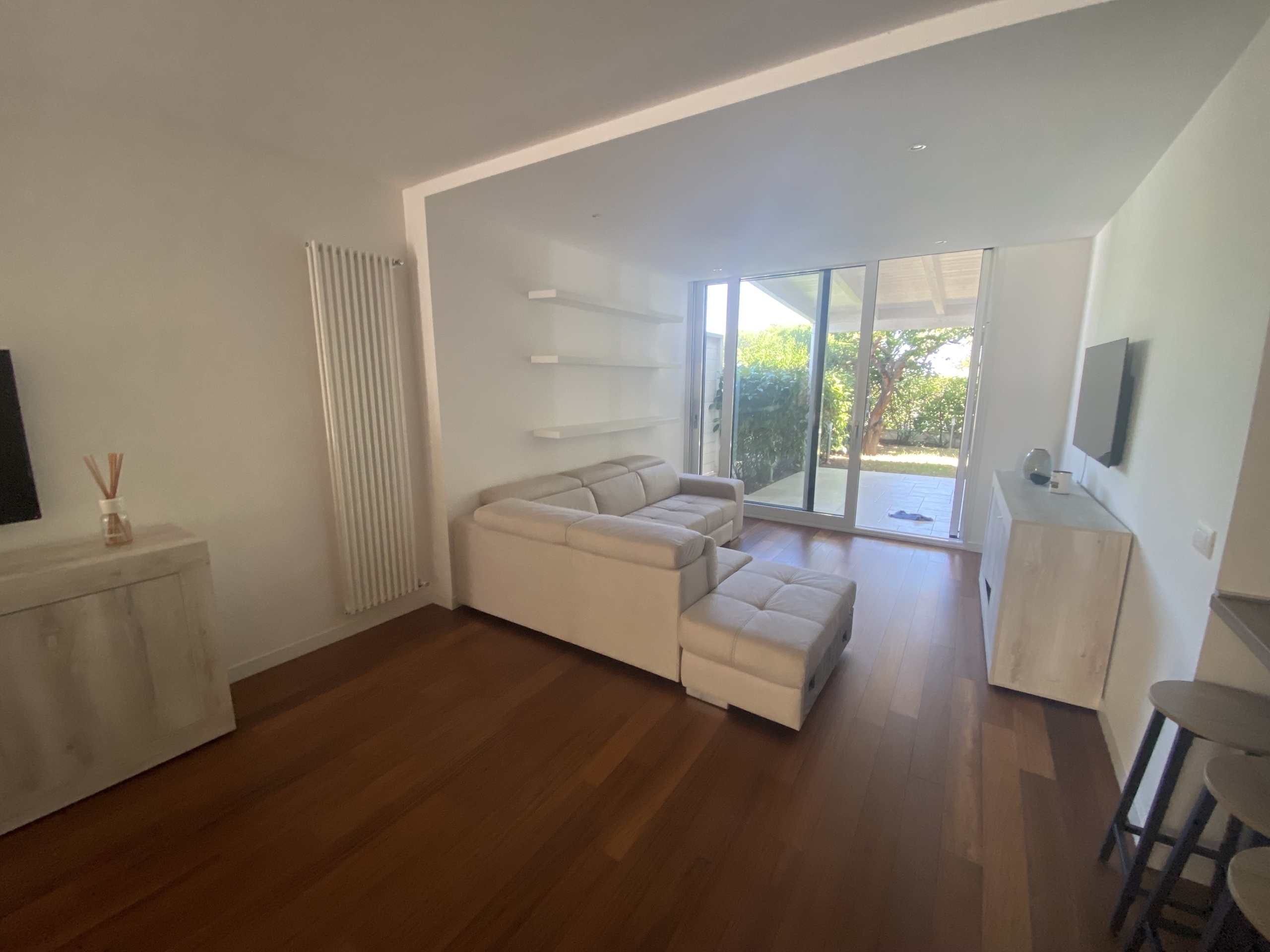 Villa con giardino in viale dei pini b/2b, Noic�ttaro