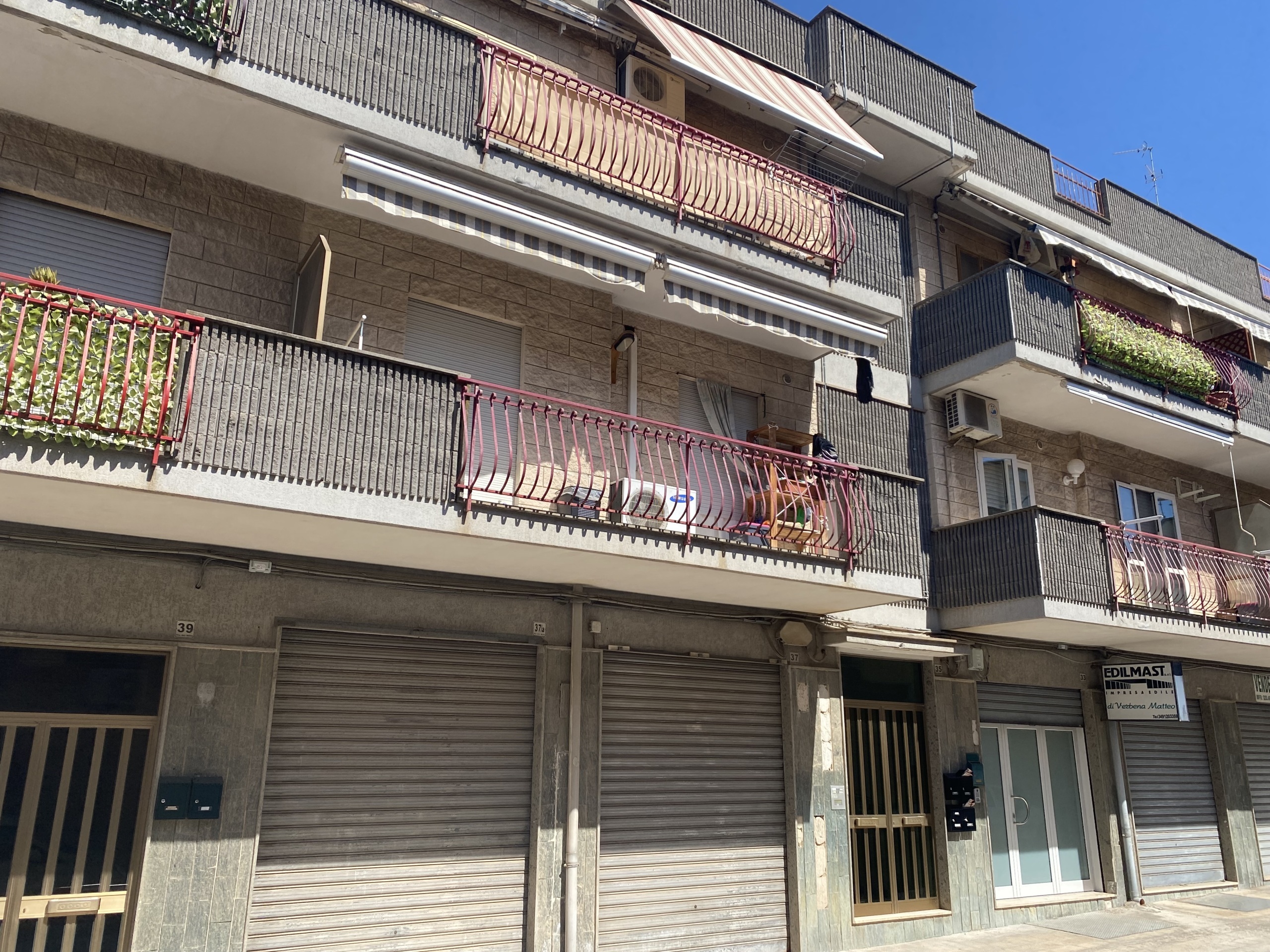 Trilocale da ristrutturare in via dei mille 35, Adelfia