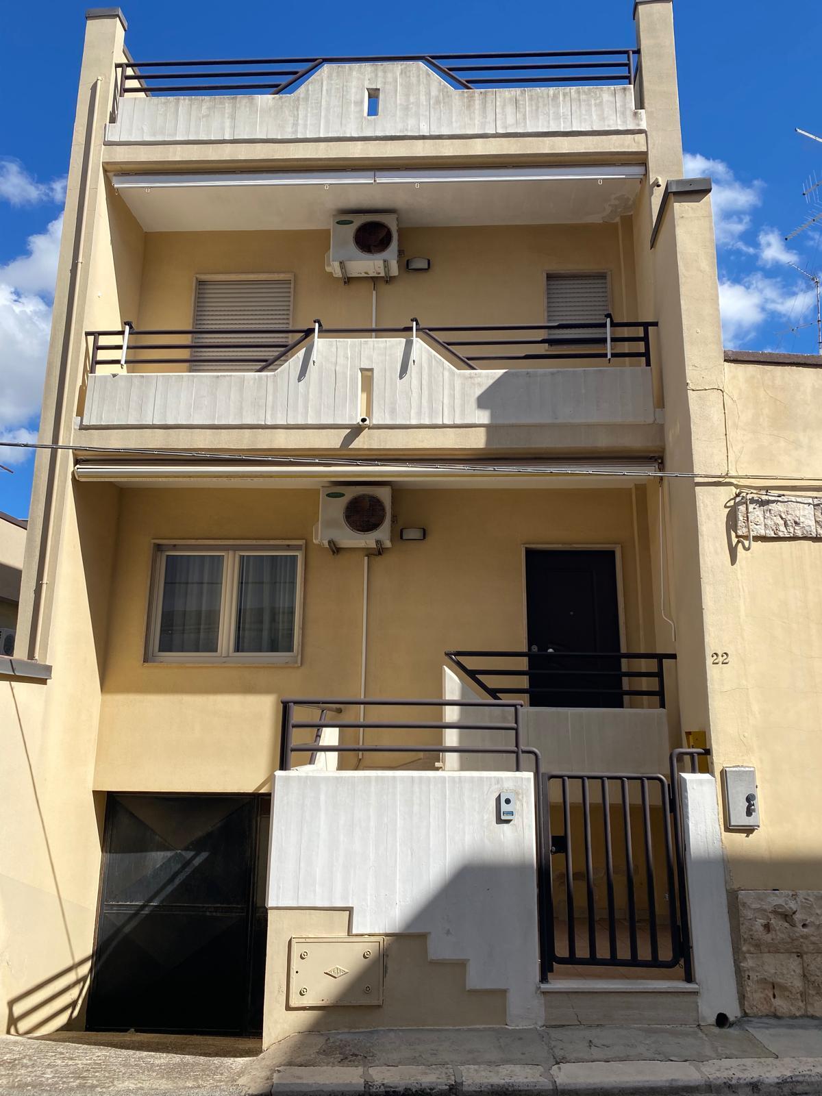 Quadrilocale con box doppio in via 25 luglio 22, Casamassima