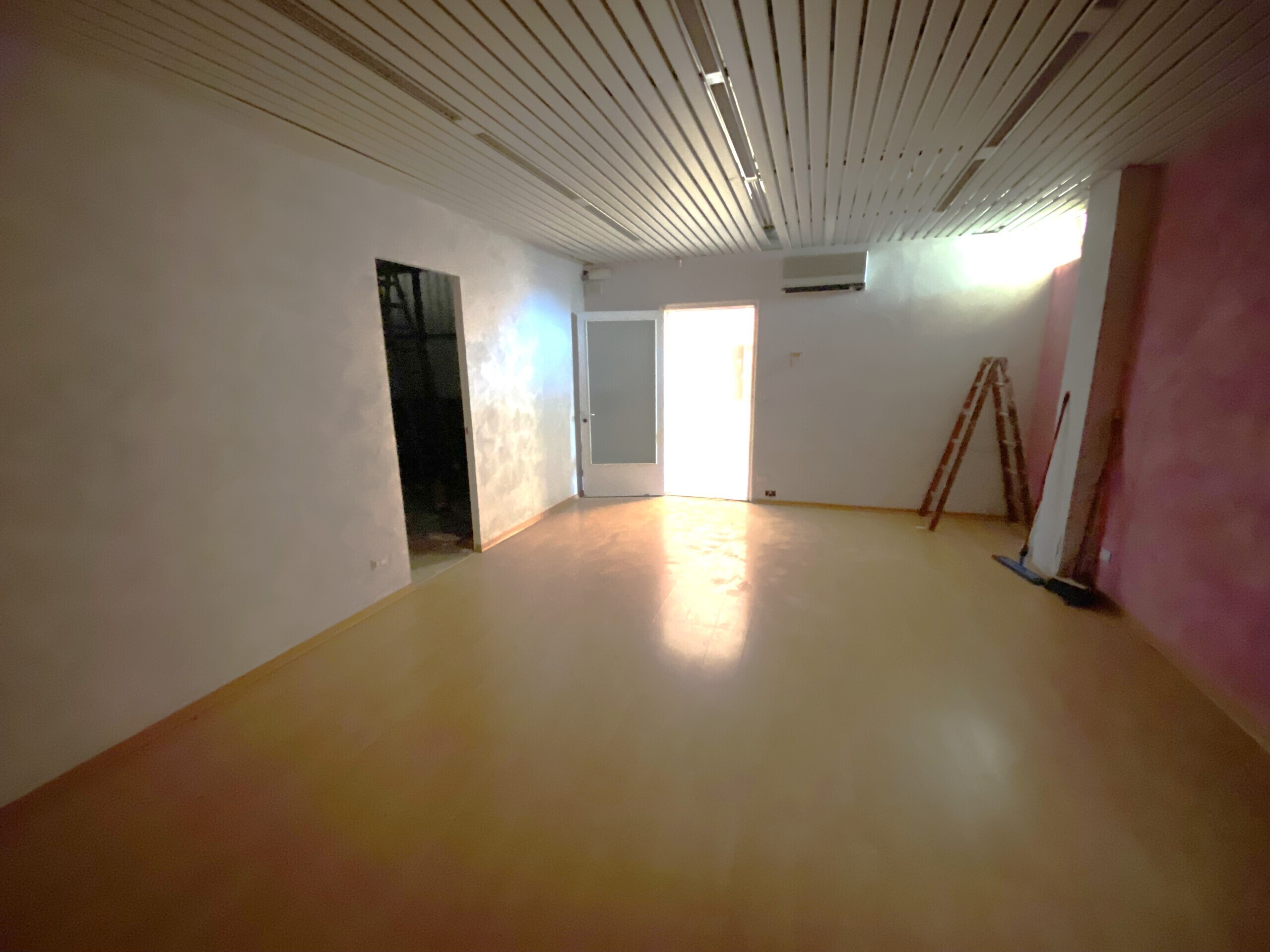Box/Garage 111mq da ristrutturare in via andrej sacharov 53, Valenzano