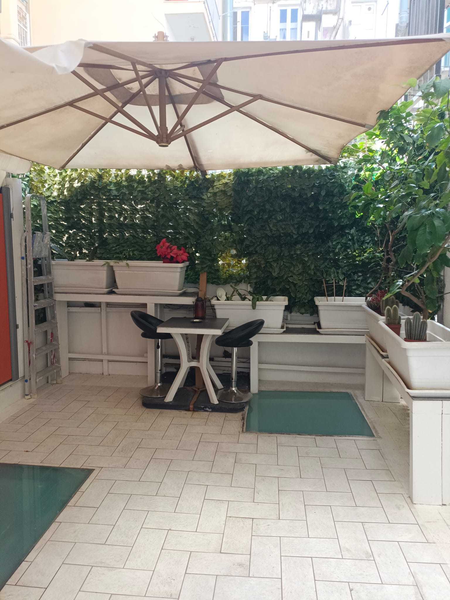 Trilocale con terrazzo in via dante alighieri 108, Bari