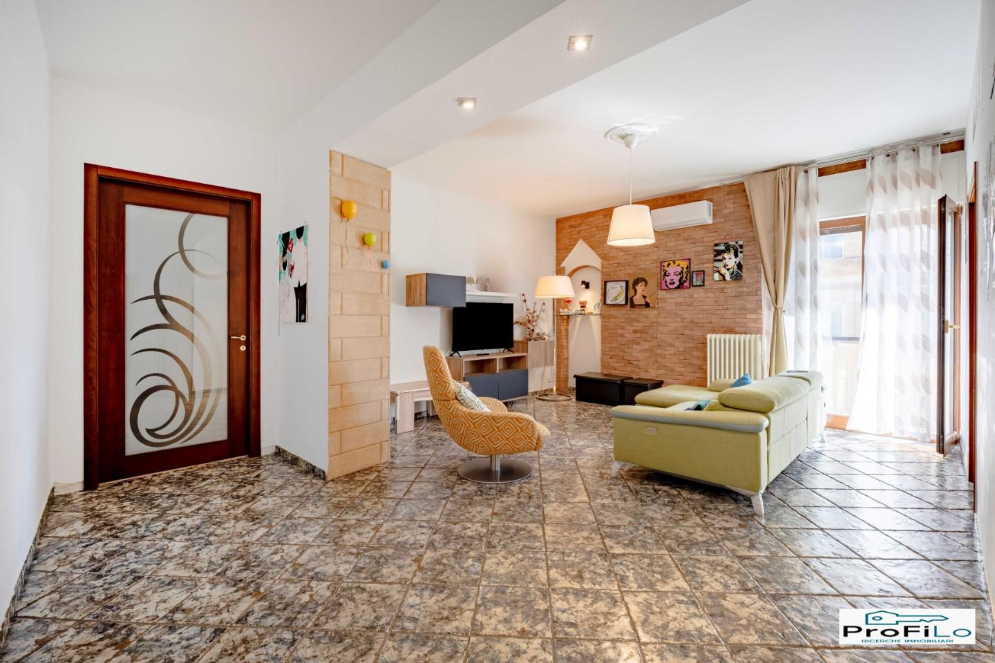 Trilocale ristrutturato a Santeramo in Colle