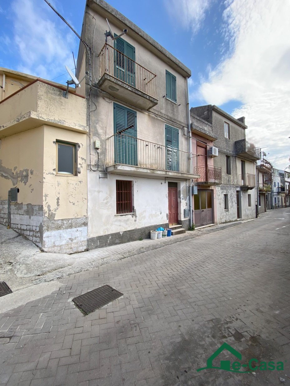 Casa indipendente in vendita a Monforte San Giorgio