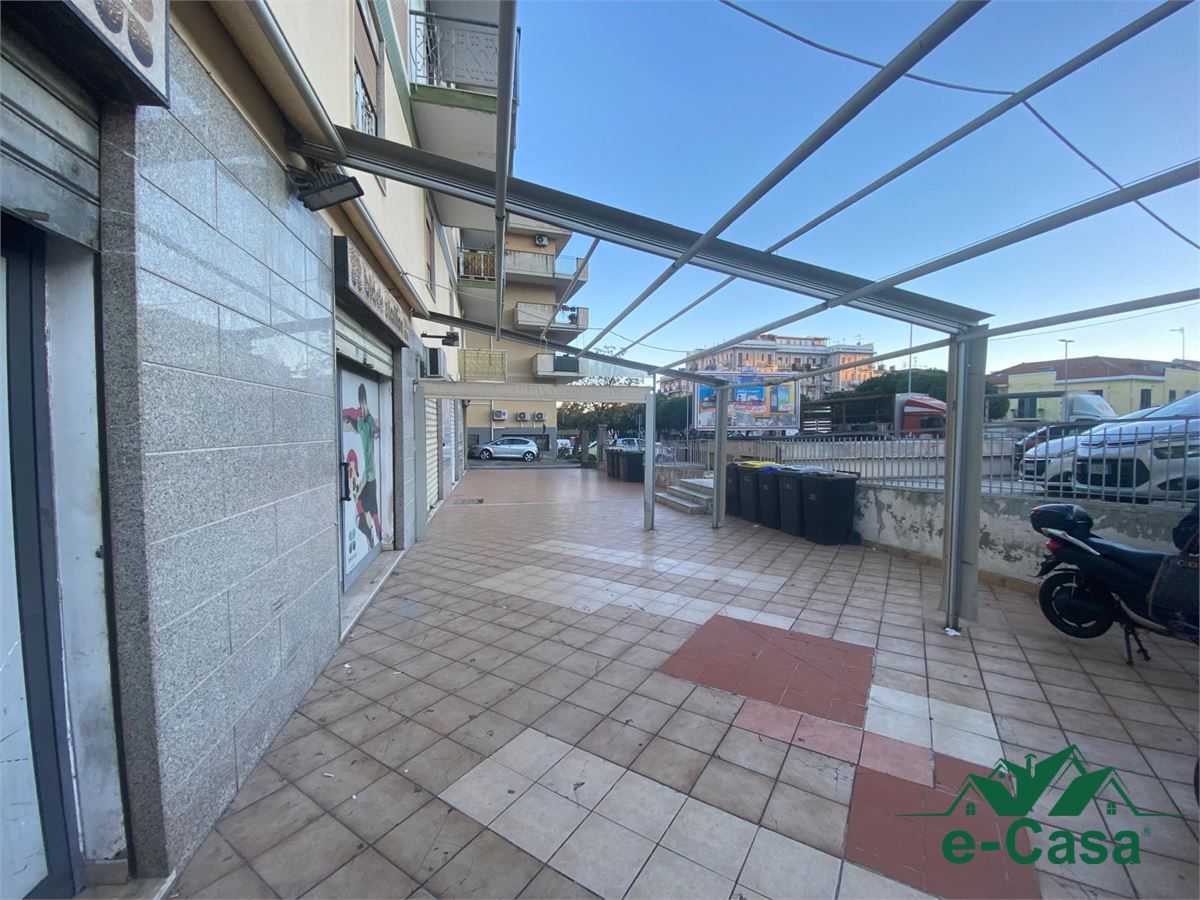 Locale commerciale in vendita a Messina