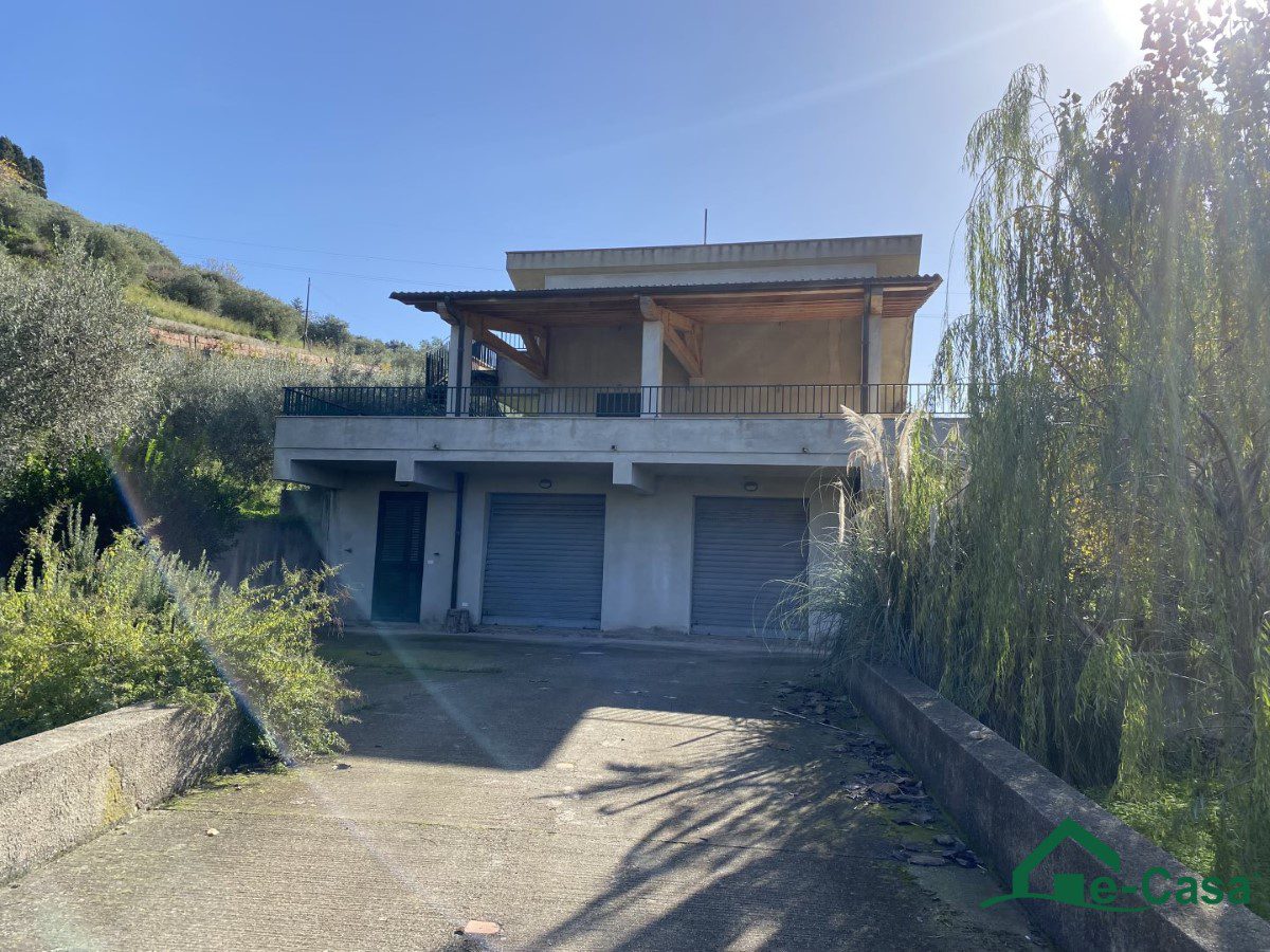 Villa in vendita a Saponara