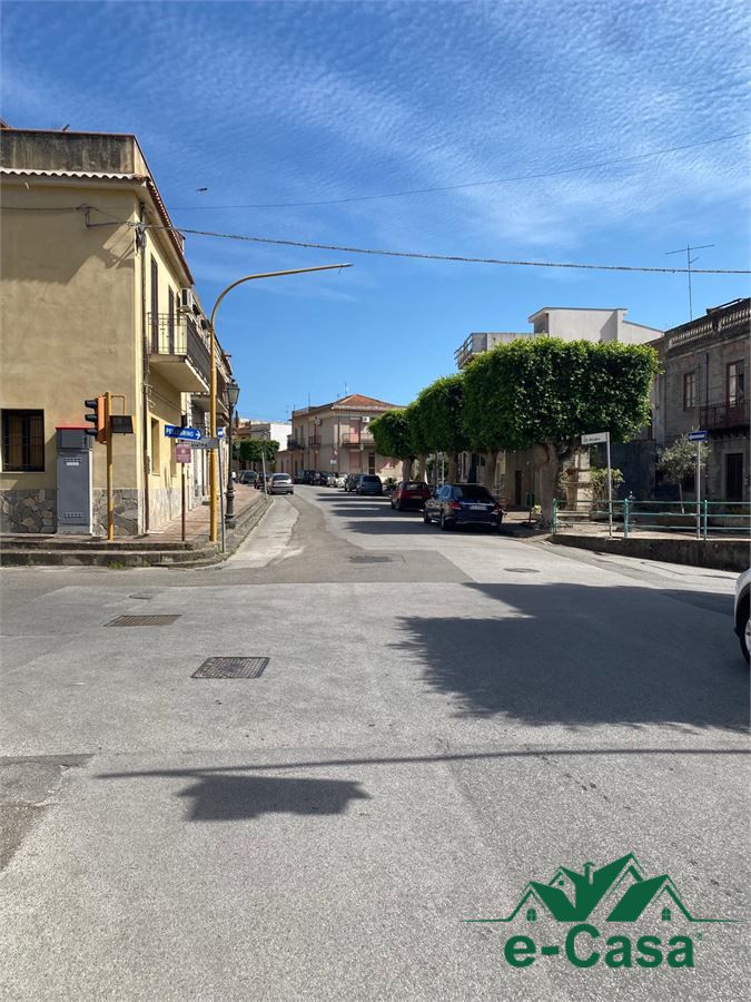 Locale commerciale in vendita a Torregrotta