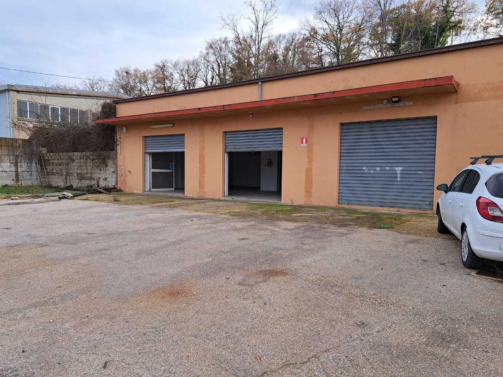 Locale commerciale in vendita in c.da rosciavizza, Mozzagrogna