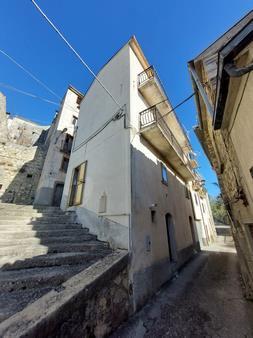 Casa indipendente in vendita in via g.cesare, Civitaluparella