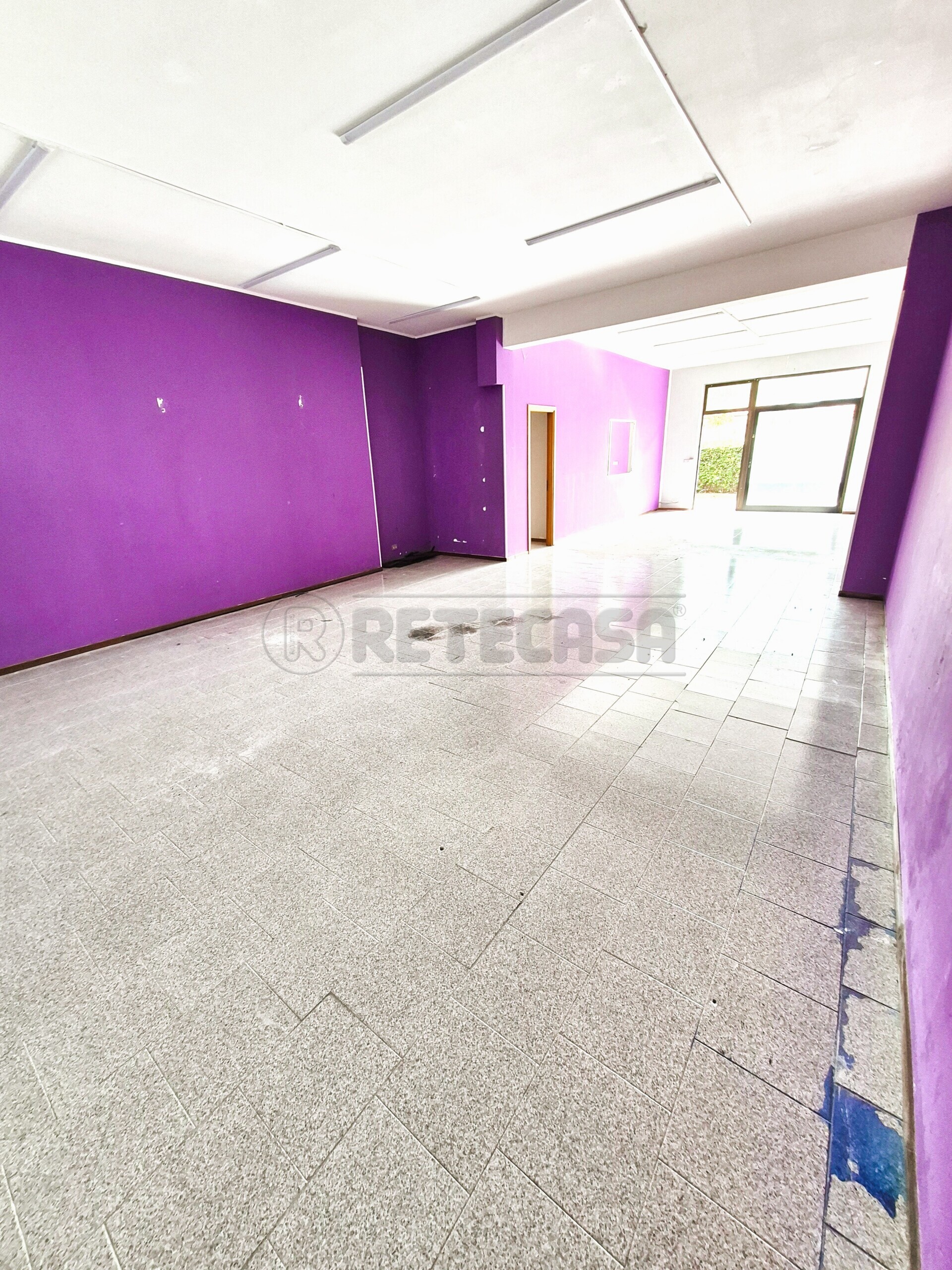 Locale commerciale in vendita a Montesilvano