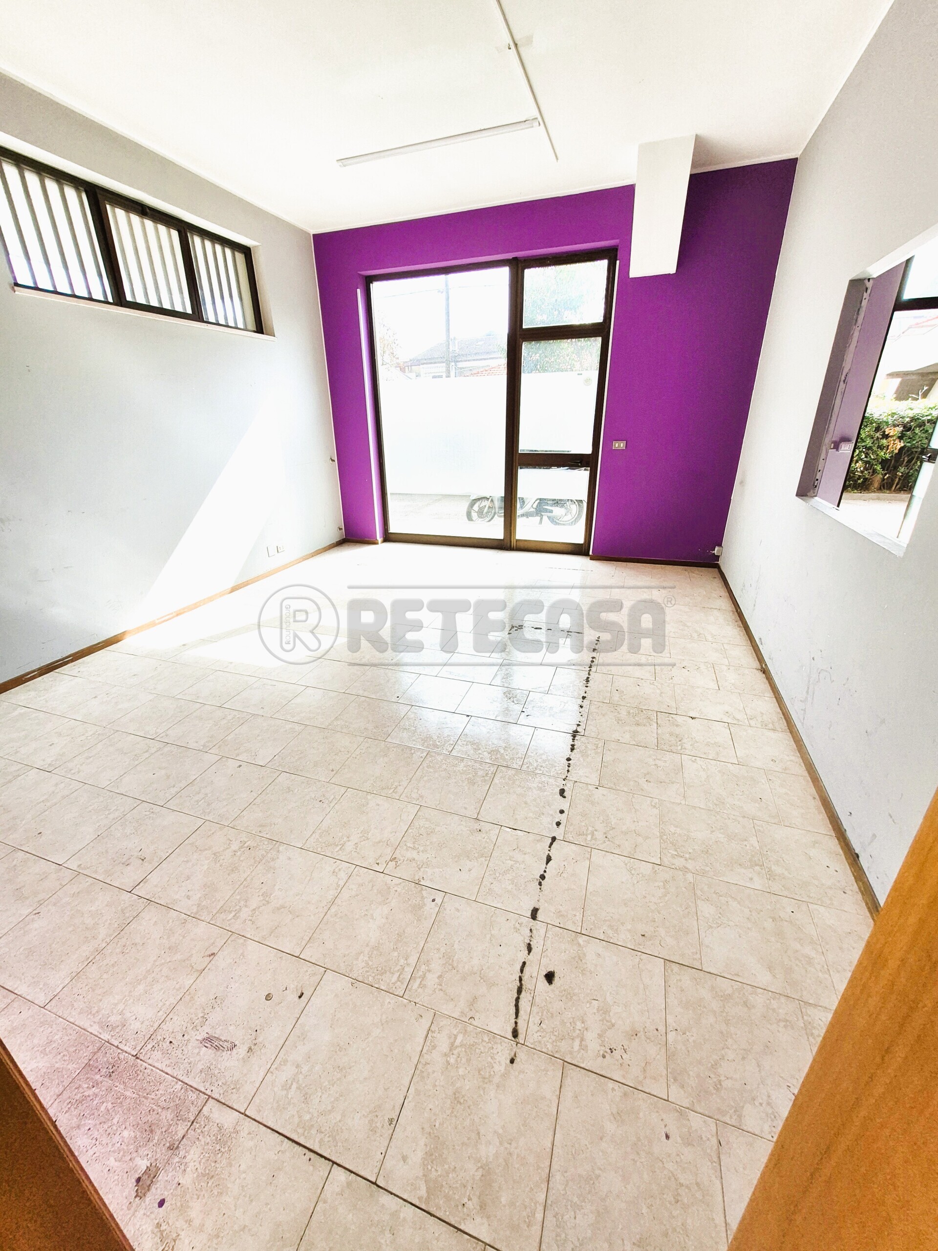 Locale commerciale in vendita a Montesilvano