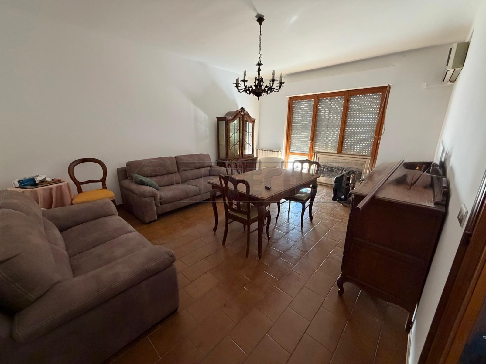 Quadrilocale con terrazzo, Spoltore villa raspa