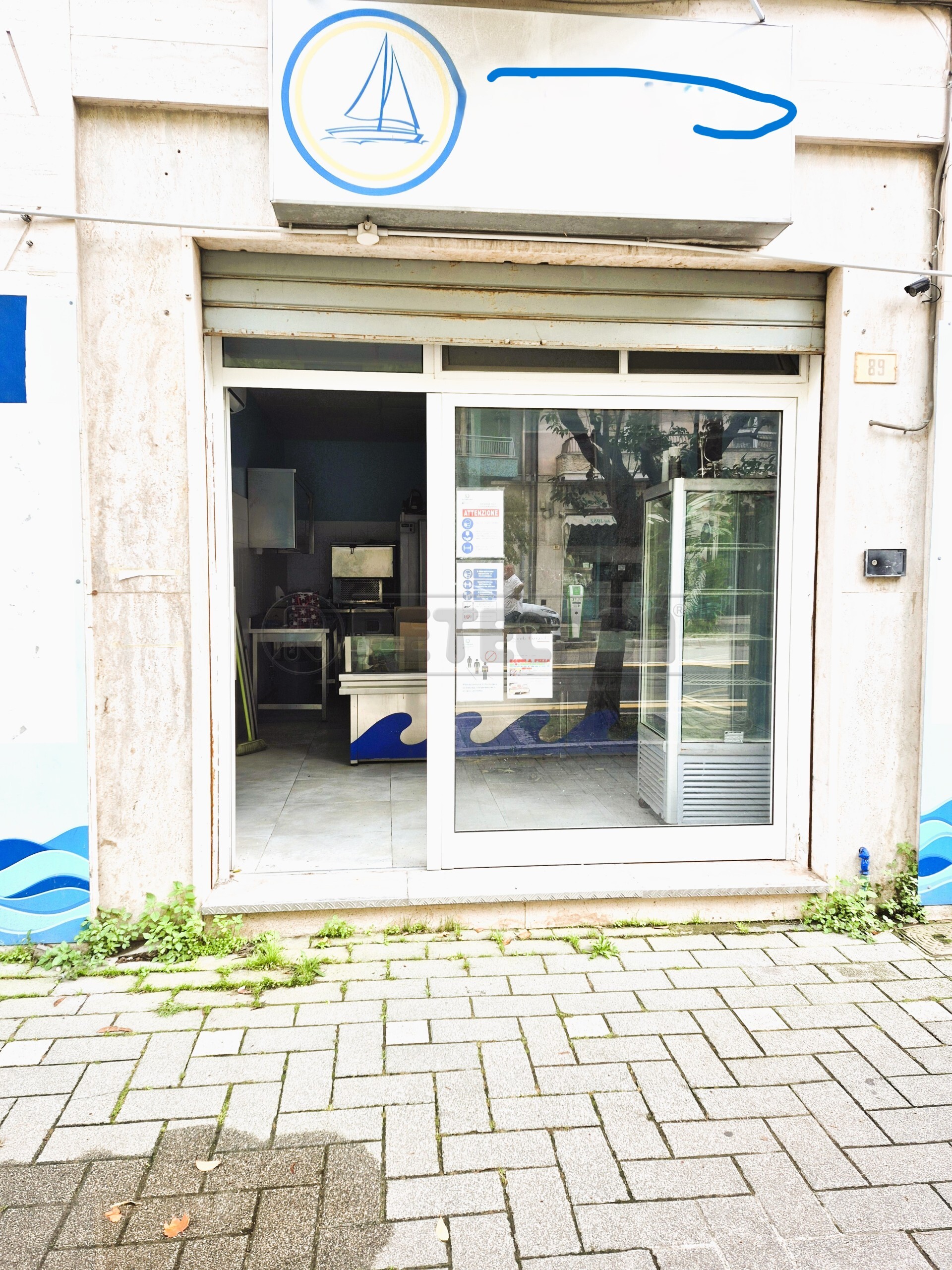 Locale commerciale in affitto in via conte di ruvo 89, Pescara