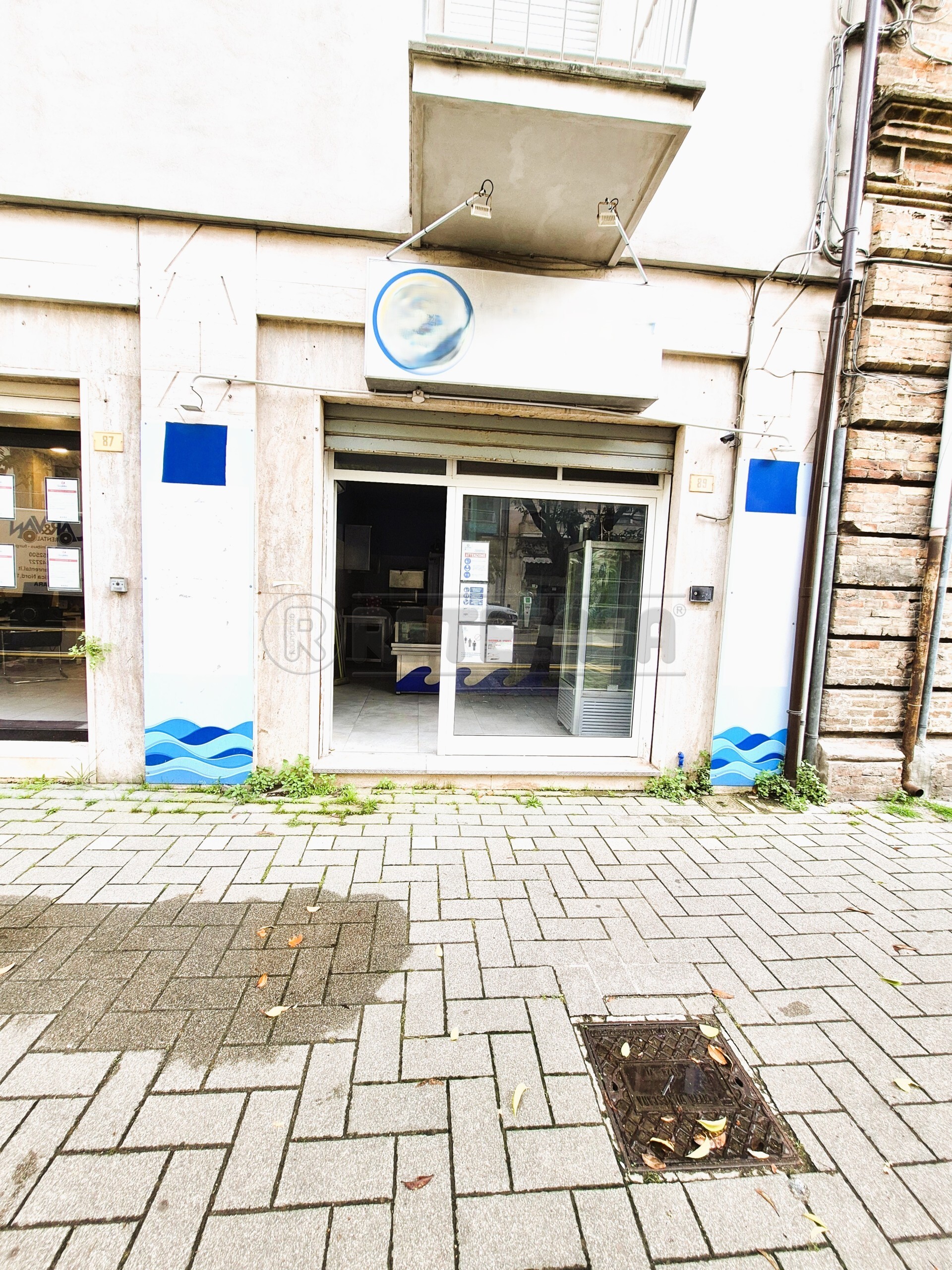 Locale commerciale in affitto in via conte di ruvo 89, Pescara
