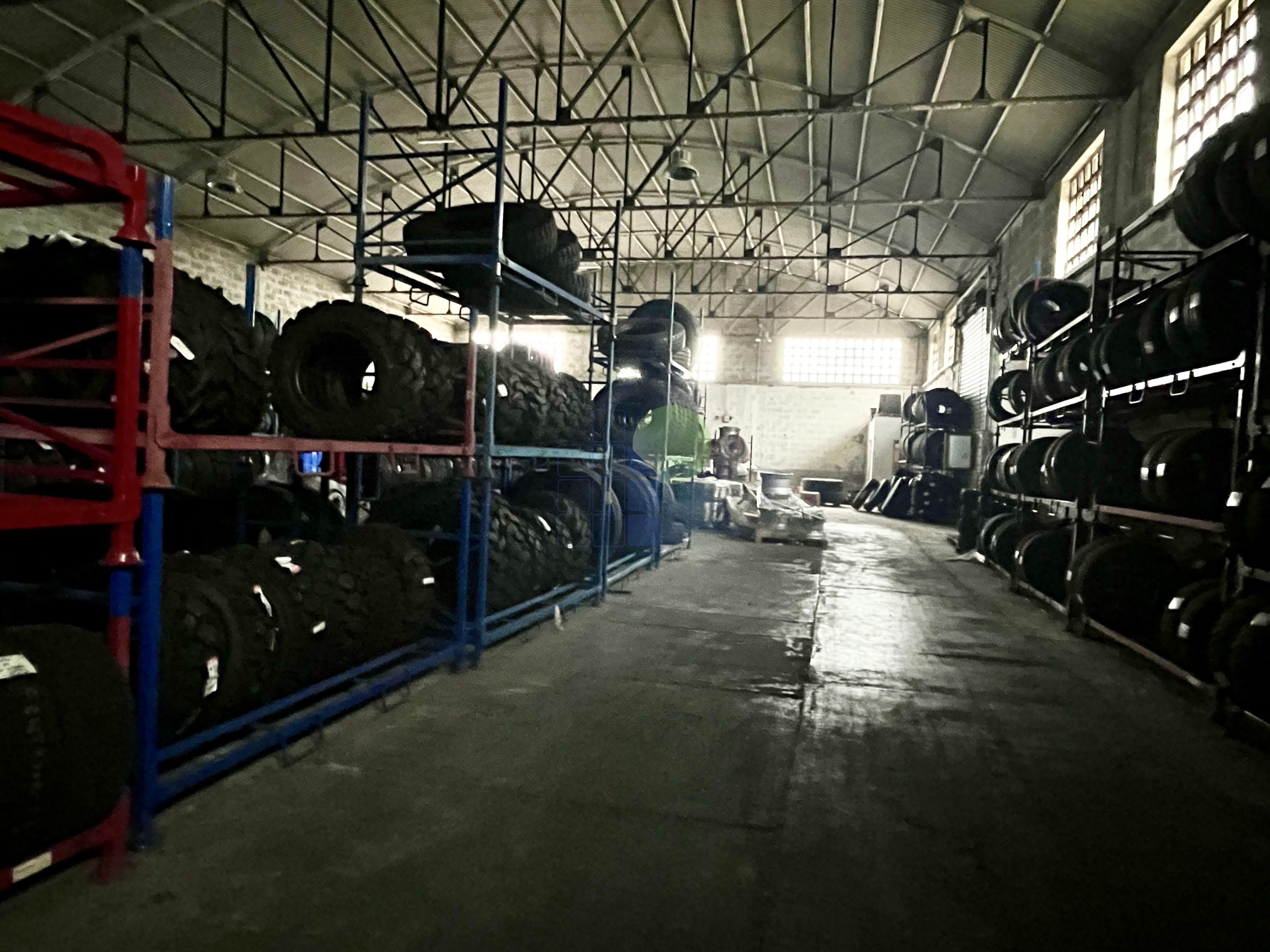 Capannone da ristrutturare in via ugione 53, Livorno