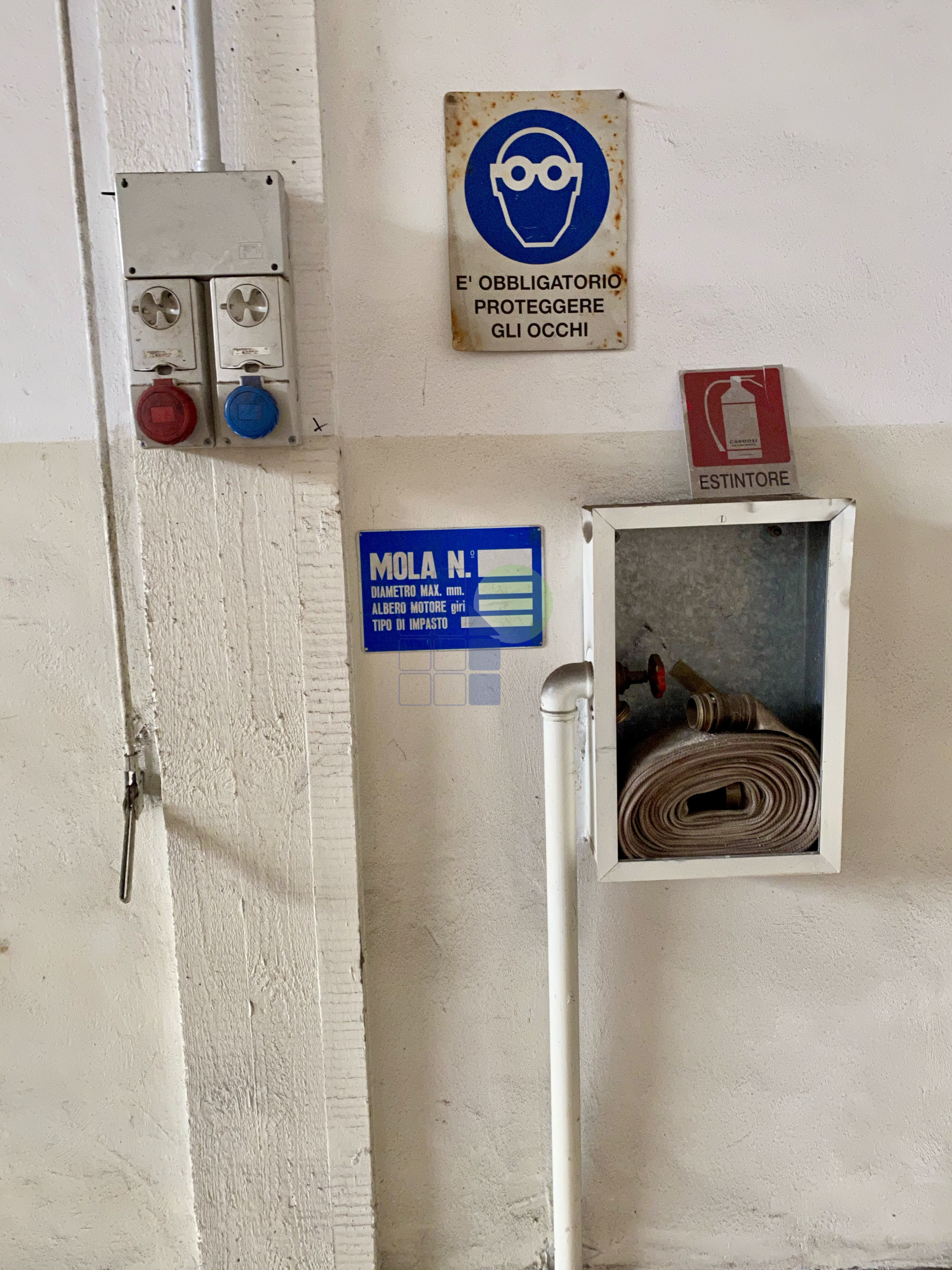 Capannone in vendita in via aurelio nicolodi 45, Livorno