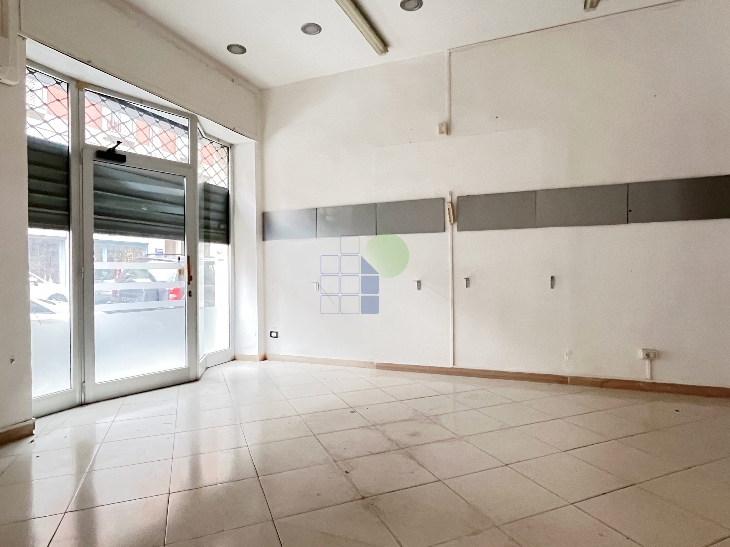 Capannone in vendita in via buontalenti 22, Livorno