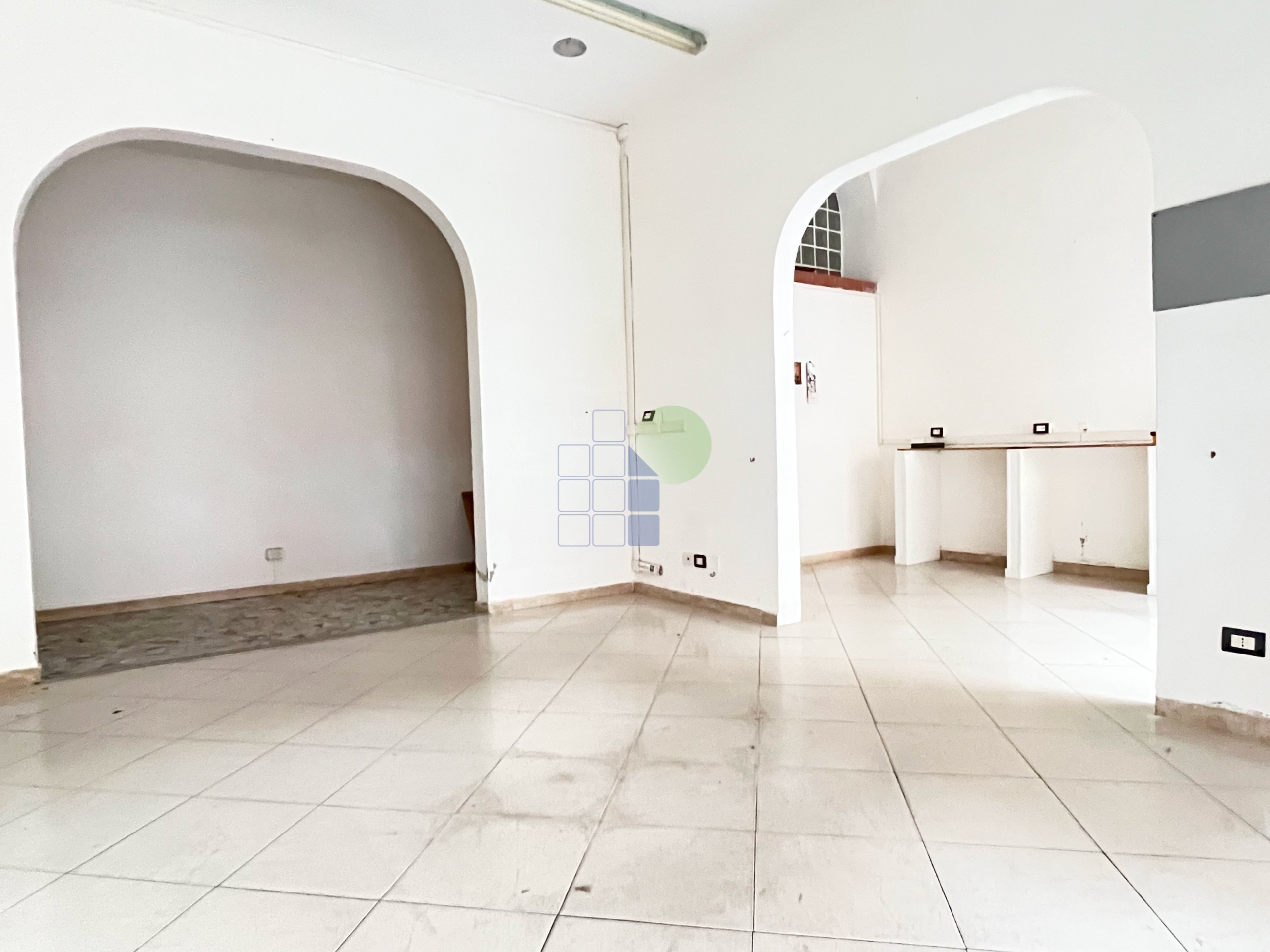 Capannone in vendita in via buontalenti 22, Livorno