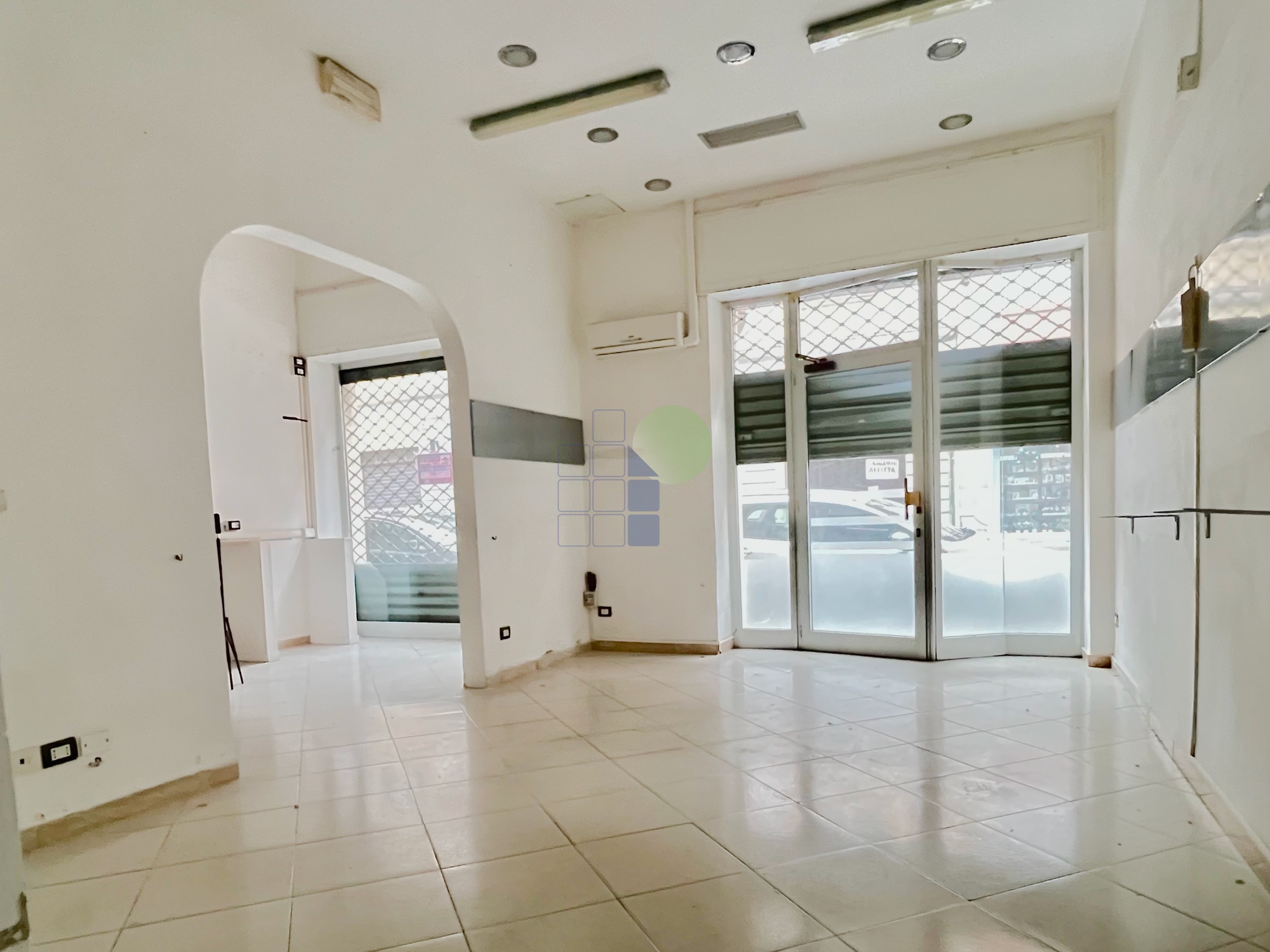 Capannone in vendita in via buontalenti 22, Livorno