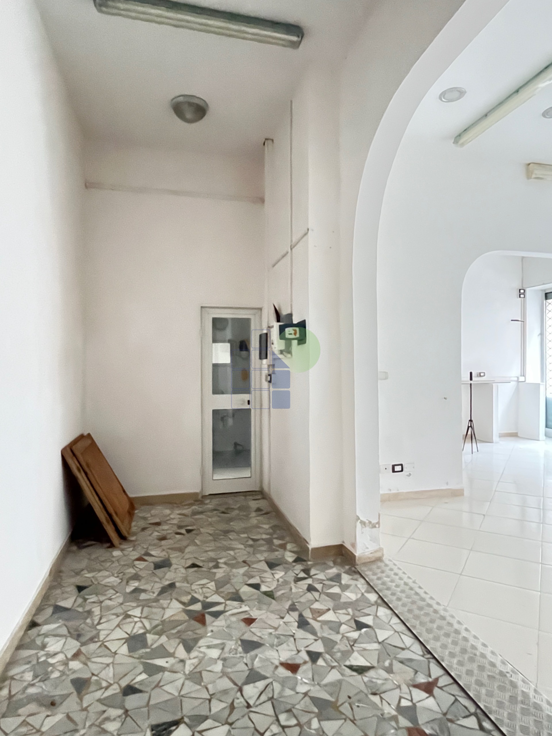 Capannone in vendita in via buontalenti 22, Livorno