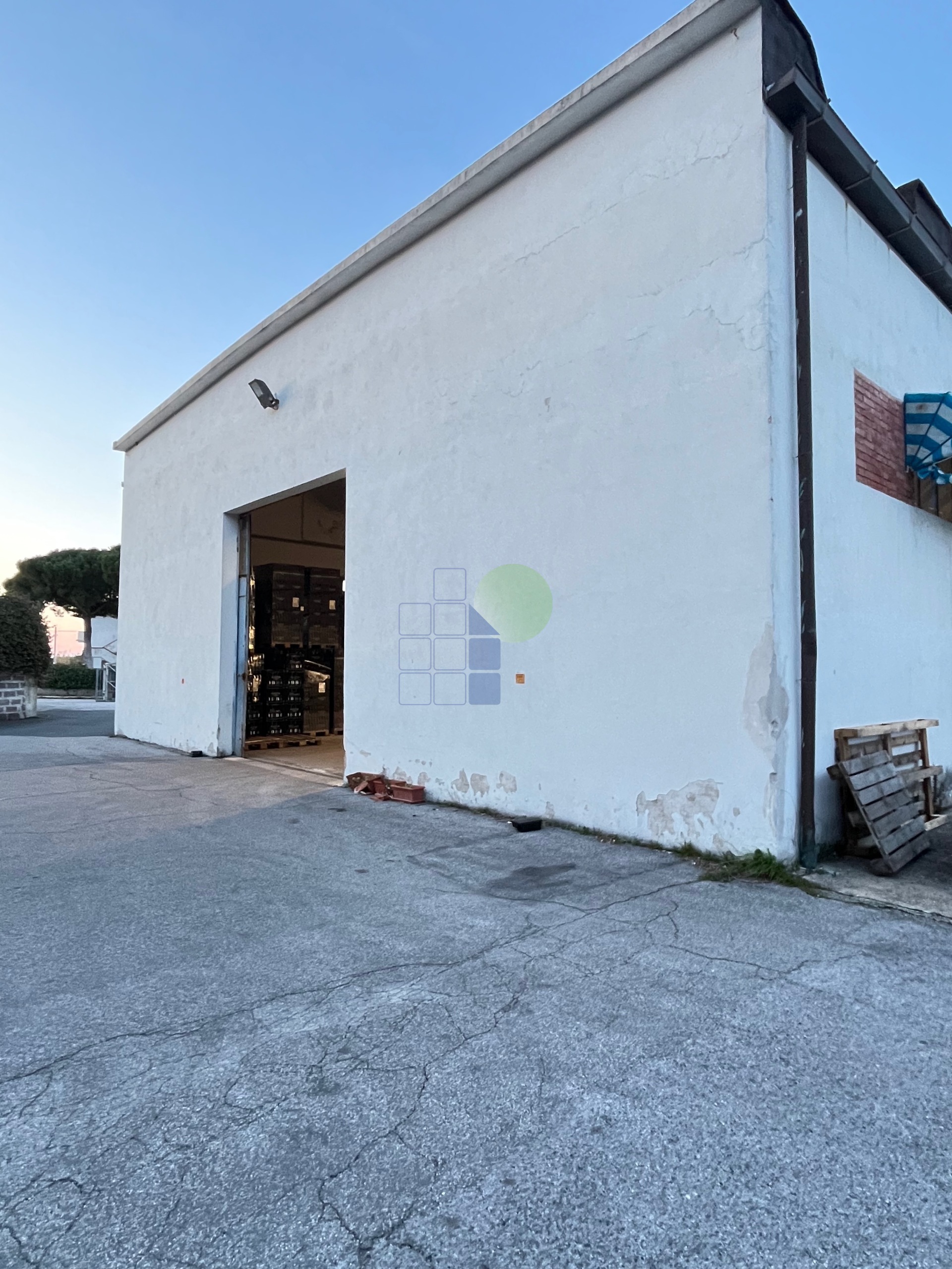 Locale commerciale in affitto in via delle macchie 4, Livorno