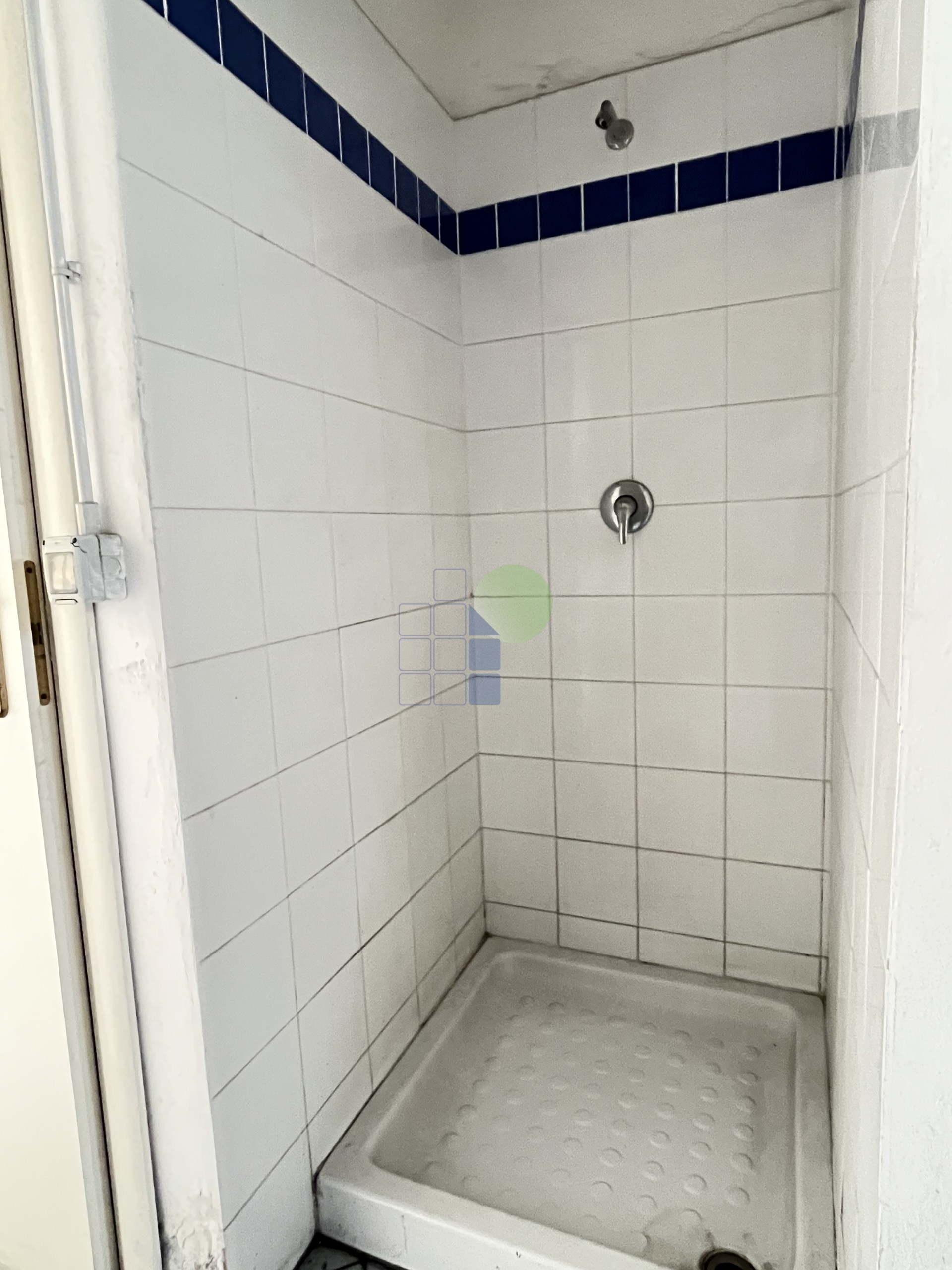 Capannone in affitto in via del marzocco 40, Livorno