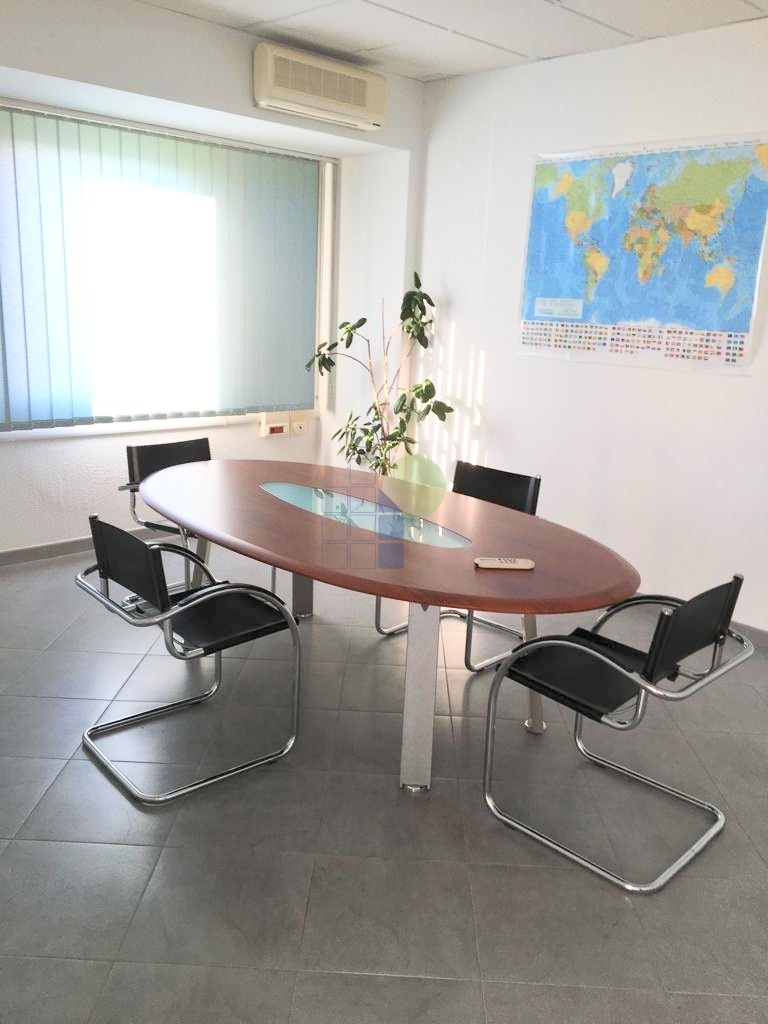 Ufficio in vendita in via gian battista guarini 81, Livorno