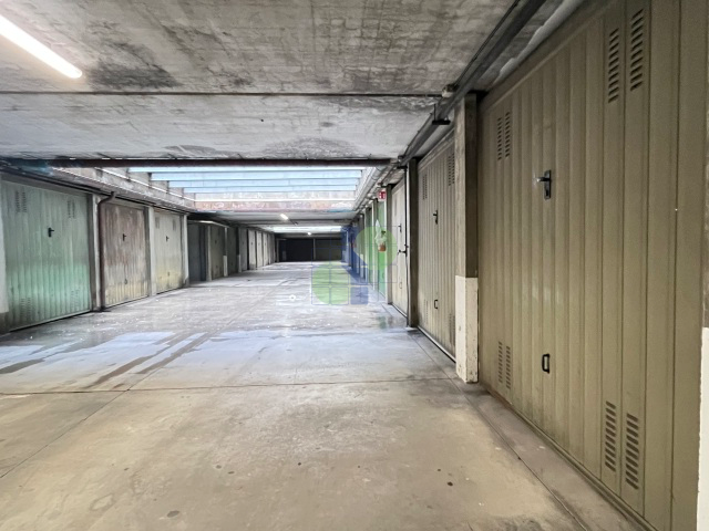 Box/Garage 12mq in vendita in piazza attias 21, Livorno