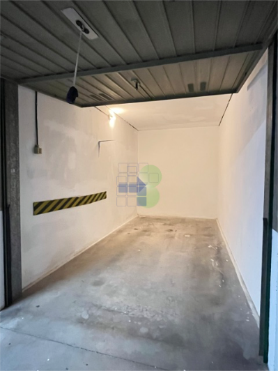 Box/Garage 12mq in vendita in piazza attias 21, Livorno