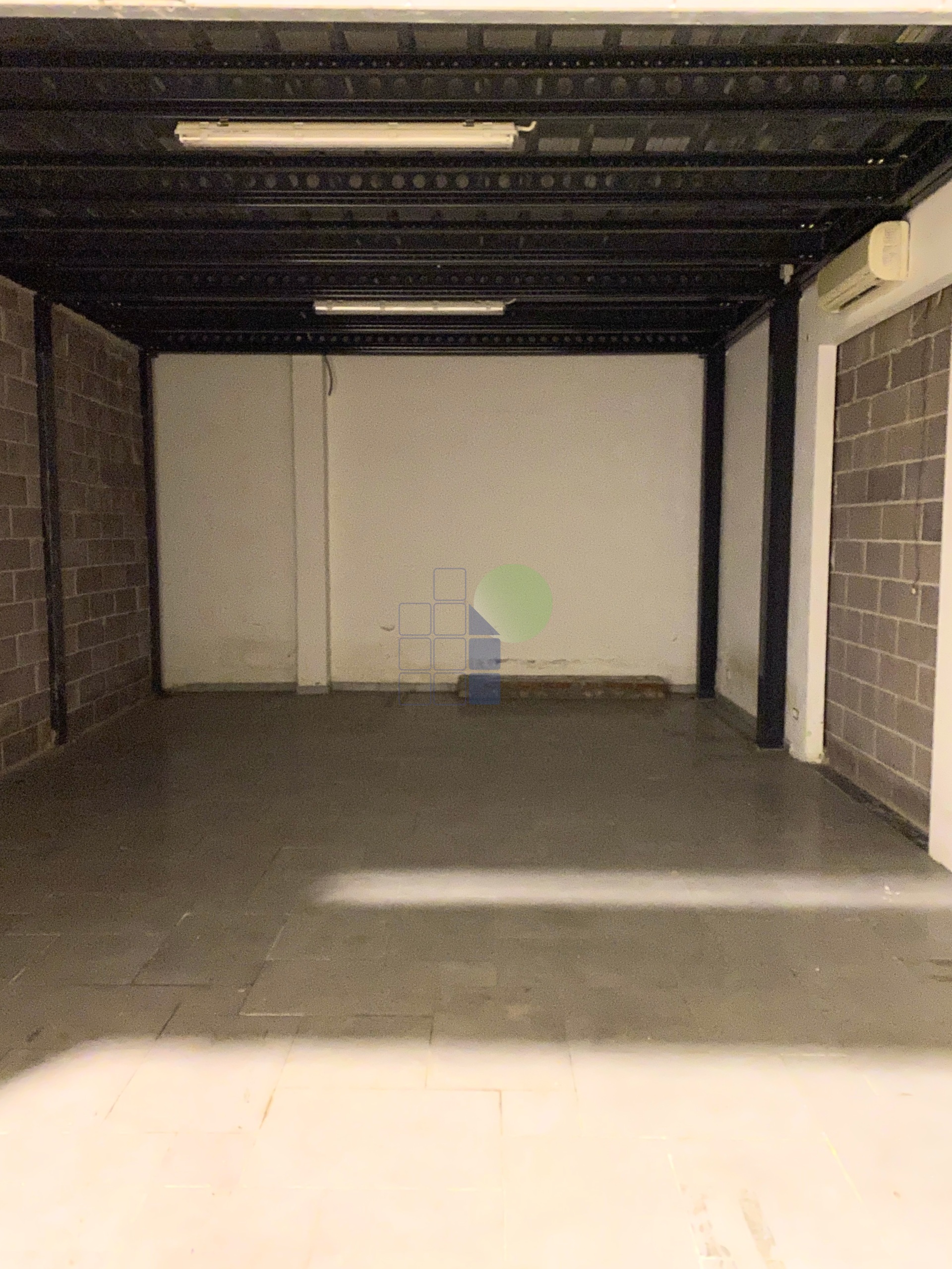 Magazzino in affitto in via pian di rota 22, Livorno