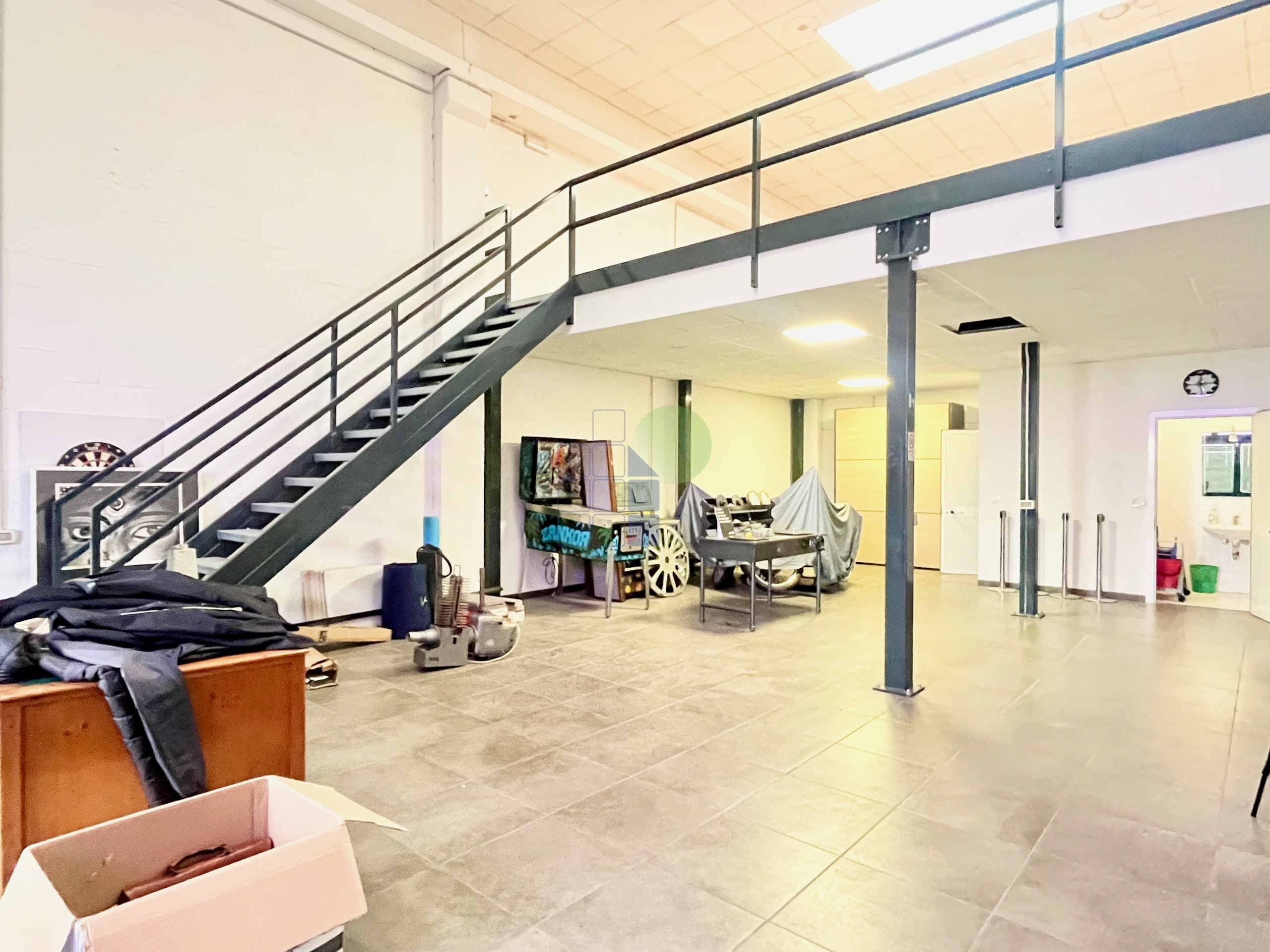 Capannone in affitto in via della padula 11, Livorno