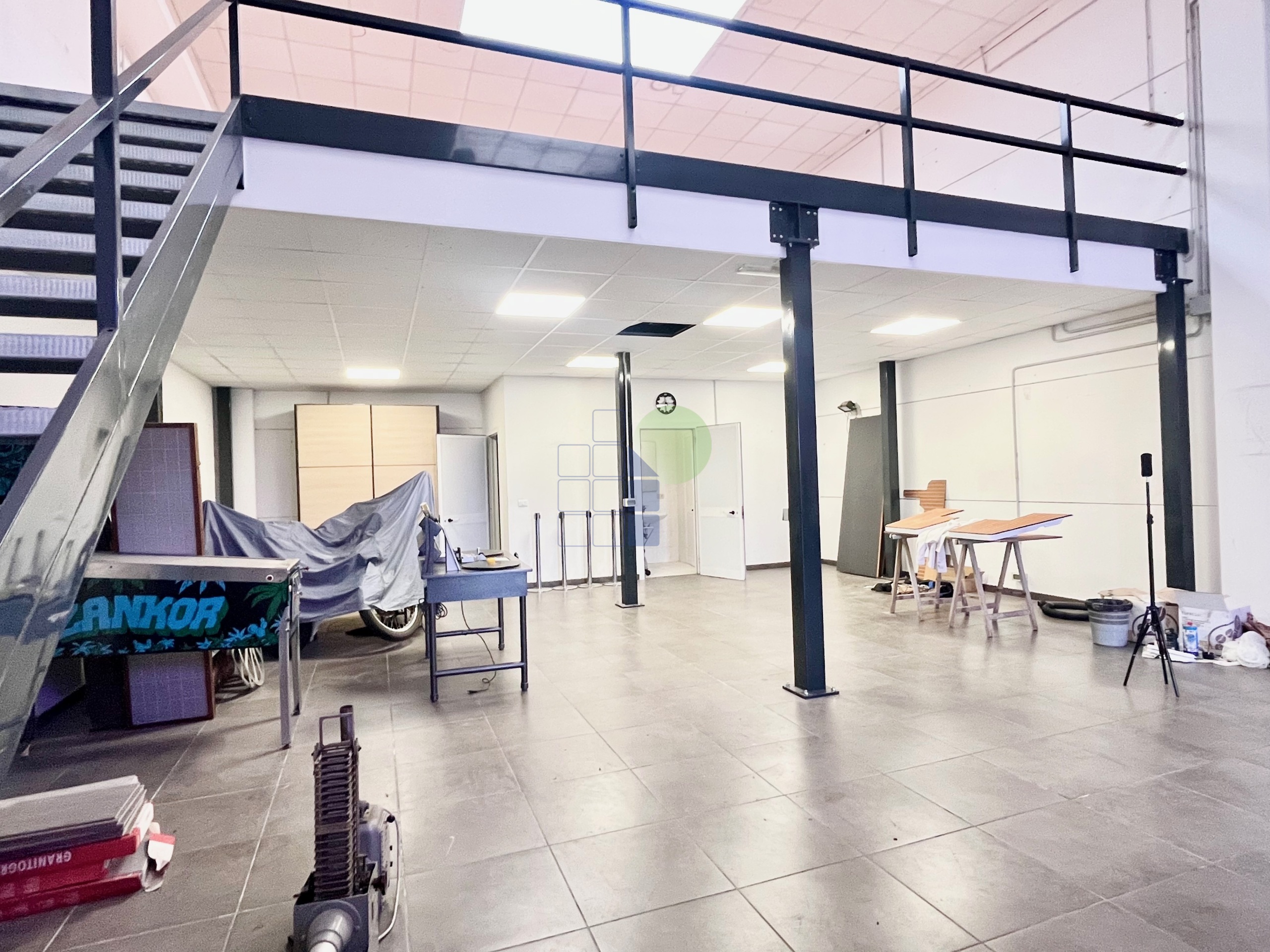 Capannone in affitto in via della padula 11, Livorno