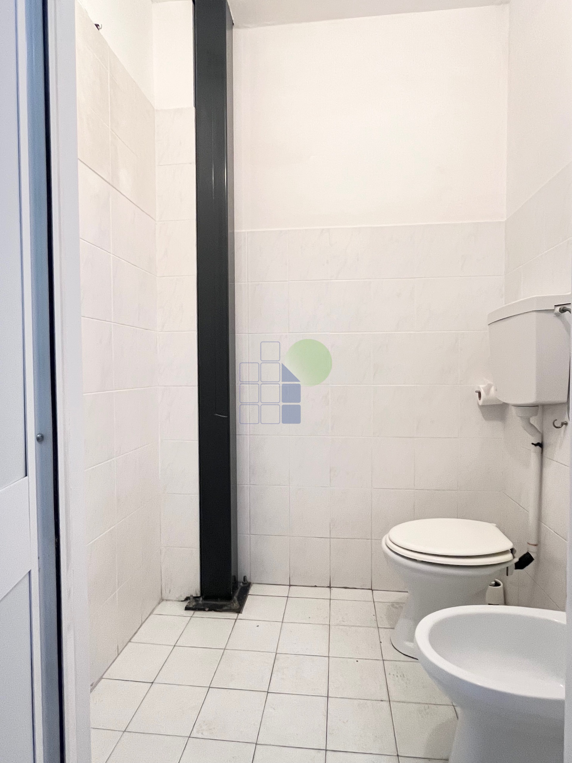 Capannone in affitto in via della padula 11, Livorno