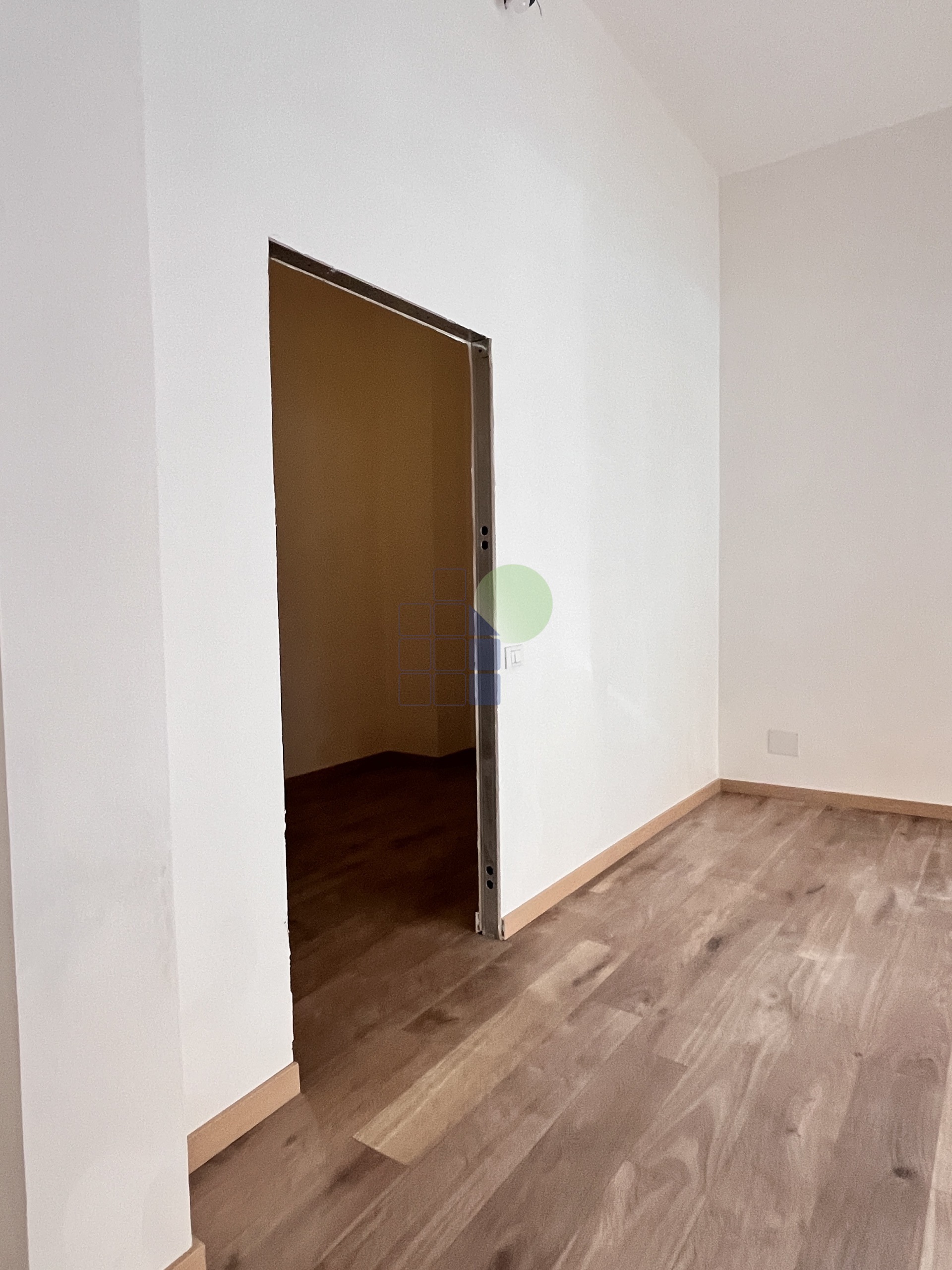 Locale commerciale ristrutturata in via buontalenti 80, Livorno