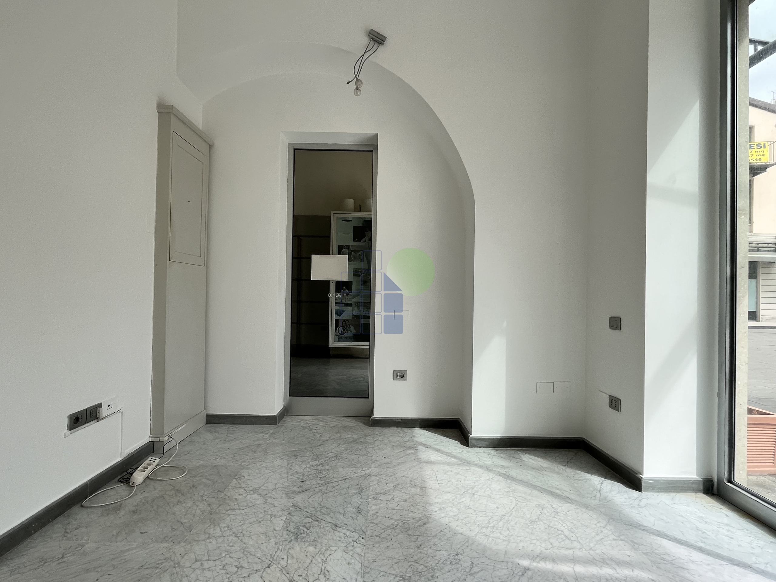 Locale commerciale da ristrutturare in via ricasoli 115, Livorno
