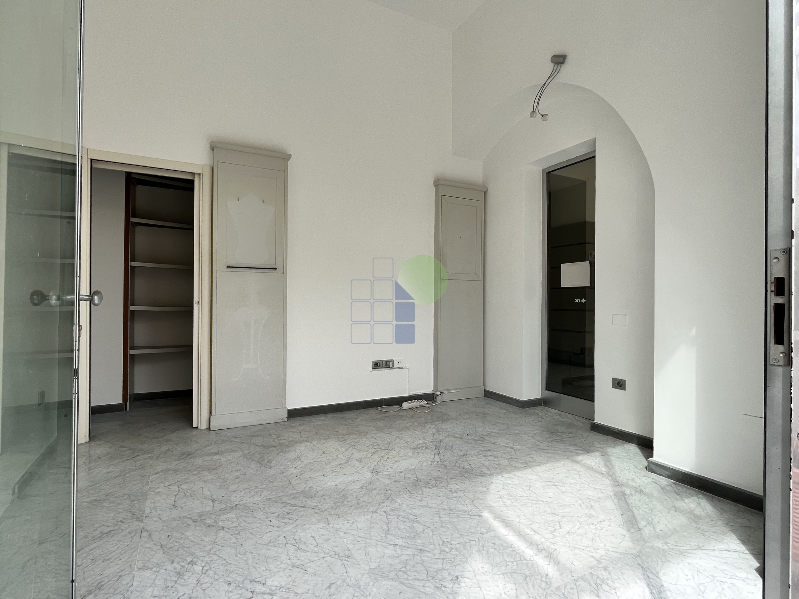 Locale commerciale da ristrutturare in via ricasoli 115, Livorno