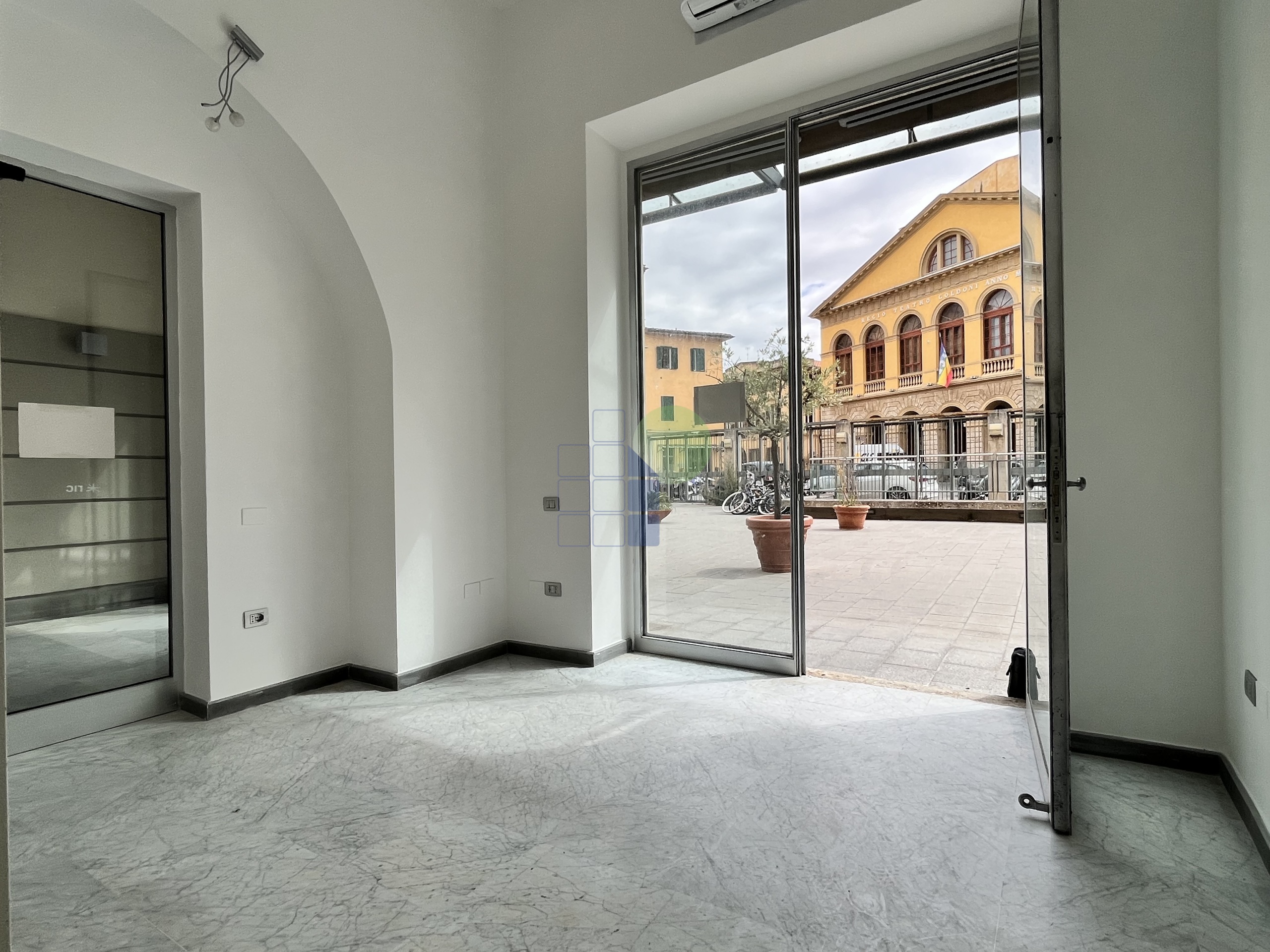 Locale commerciale da ristrutturare in via ricasoli 115, Livorno