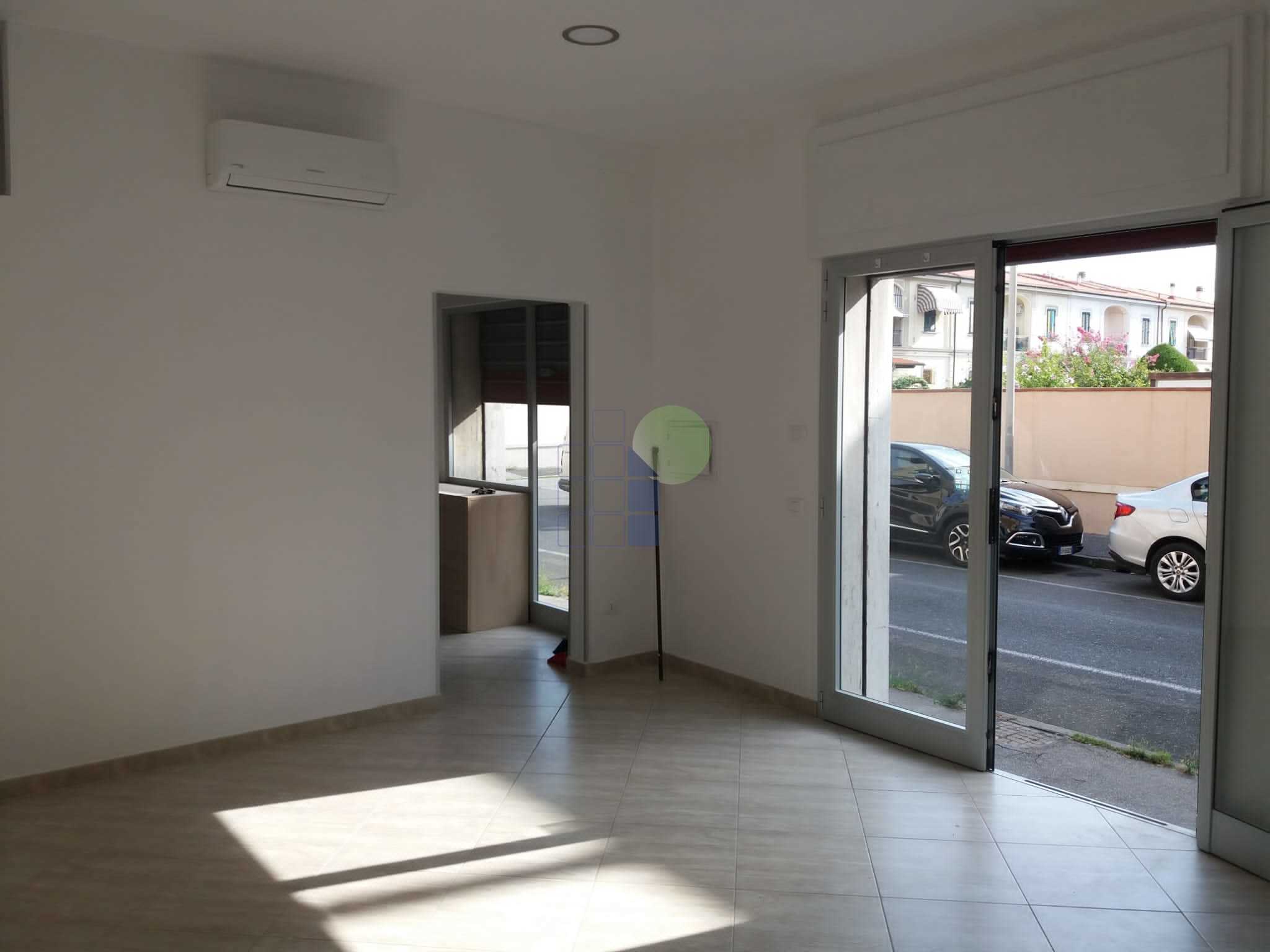 Locale commerciale ristrutturata in via toscana 34, Livorno