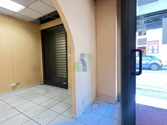 Locale commerciale in affitto in corso giuseppe mazzini 208, Livorno