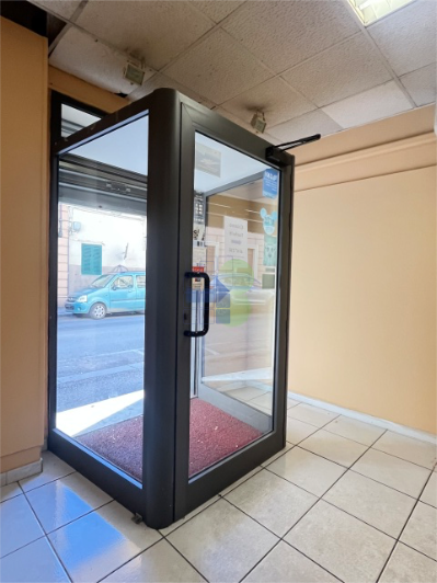 Locale commerciale in affitto in corso giuseppe mazzini 208, Livorno