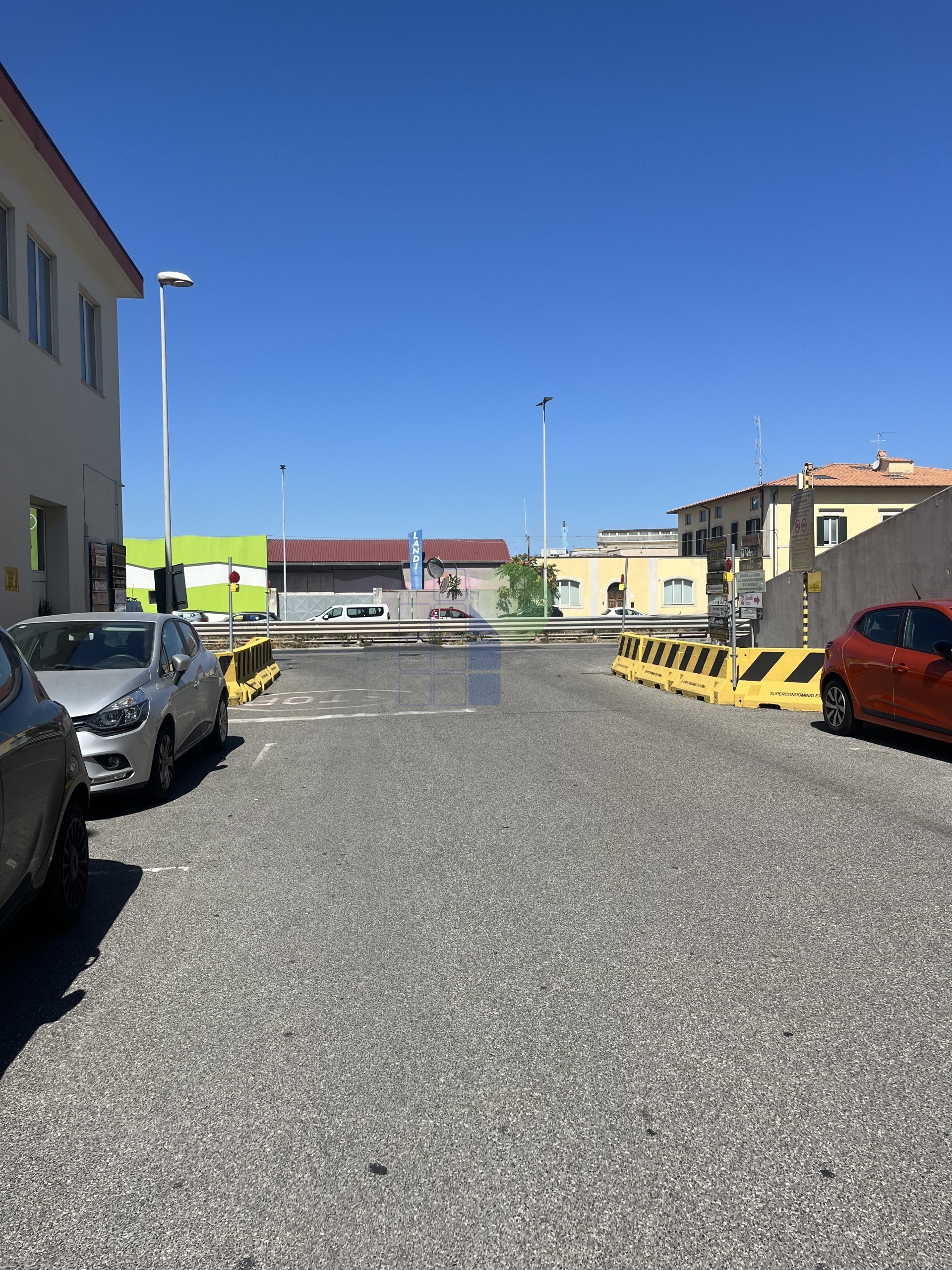Capannone in vendita in via delle cateratte 55, Livorno