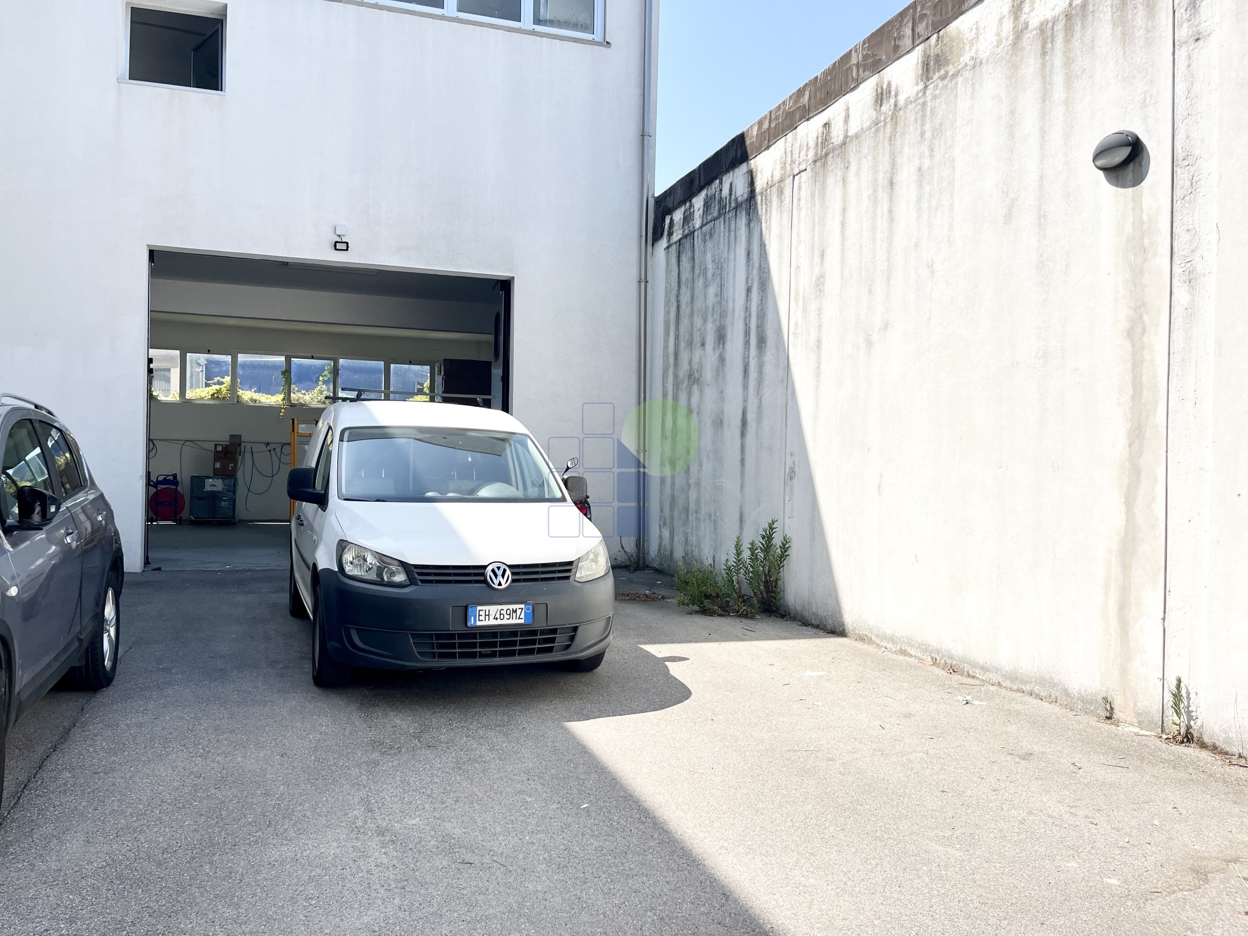 Capannone in vendita in via aurelio nicolodi 46, Livorno
