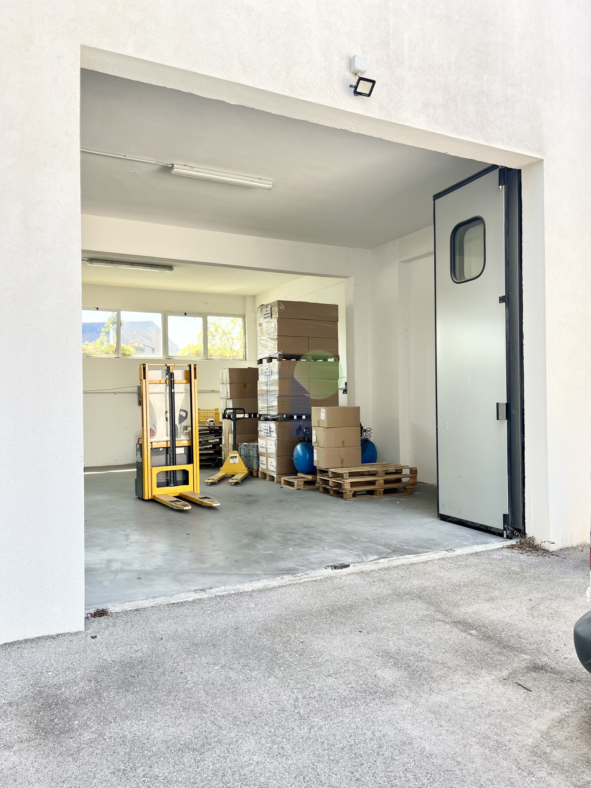Capannone in vendita in via aurelio nicolodi 46, Livorno
