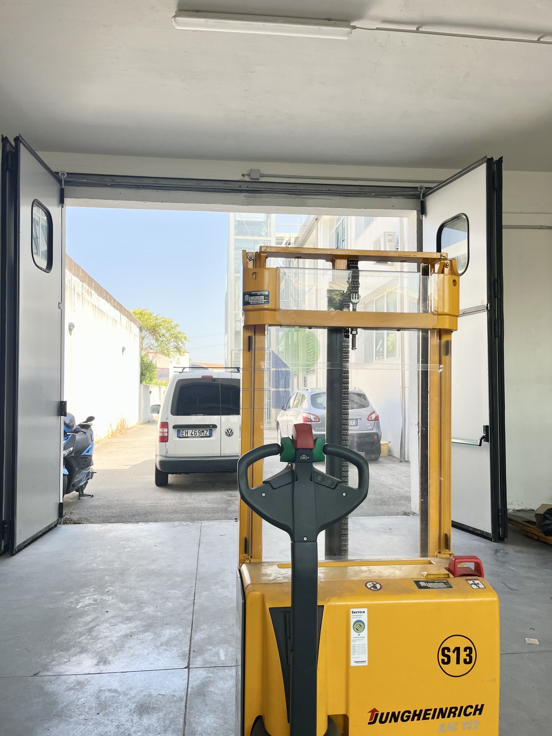 Capannone in vendita in via aurelio nicolodi 46, Livorno