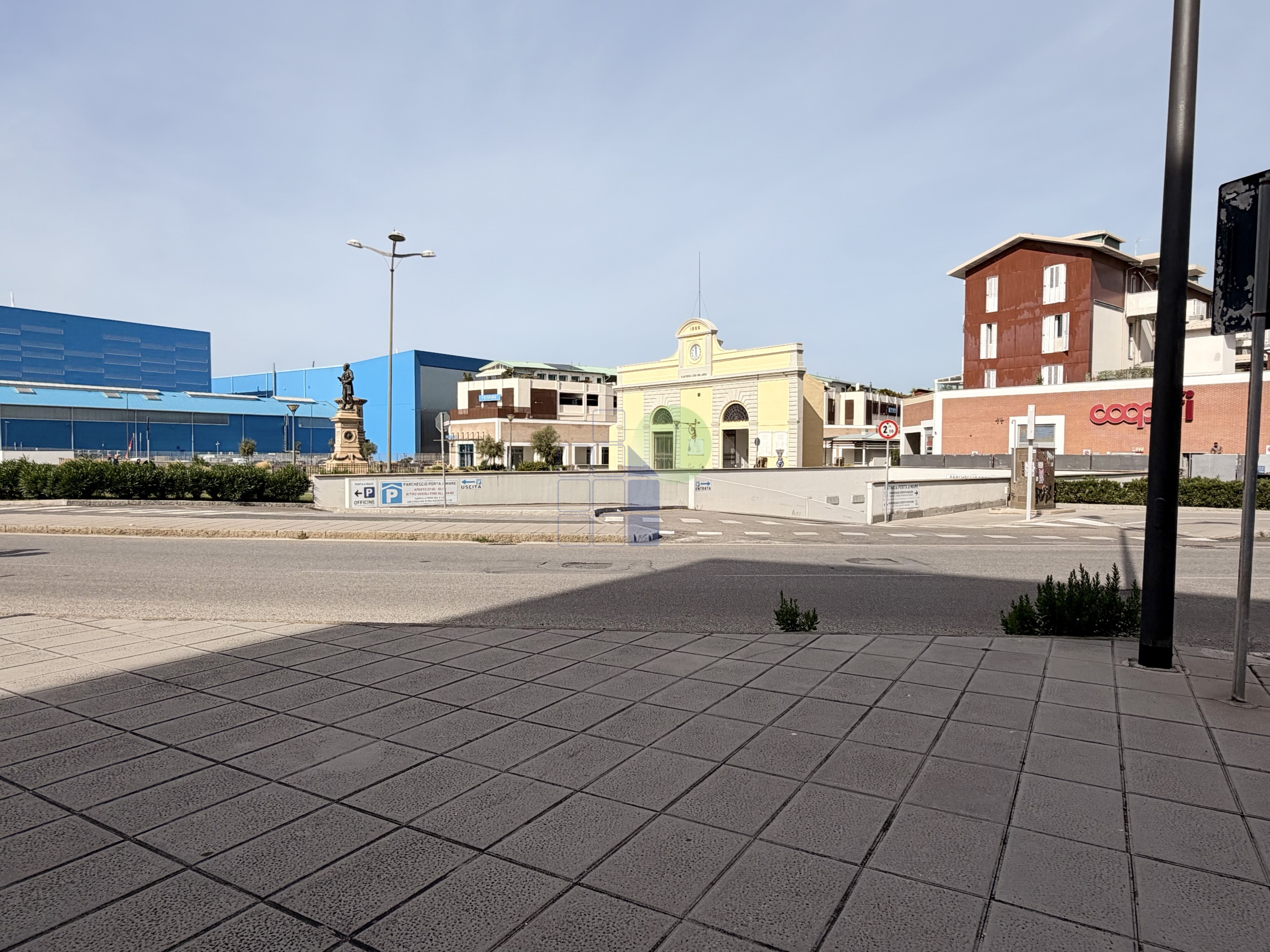 Locale commerciale in affitto in piazza mazzini 98, Livorno