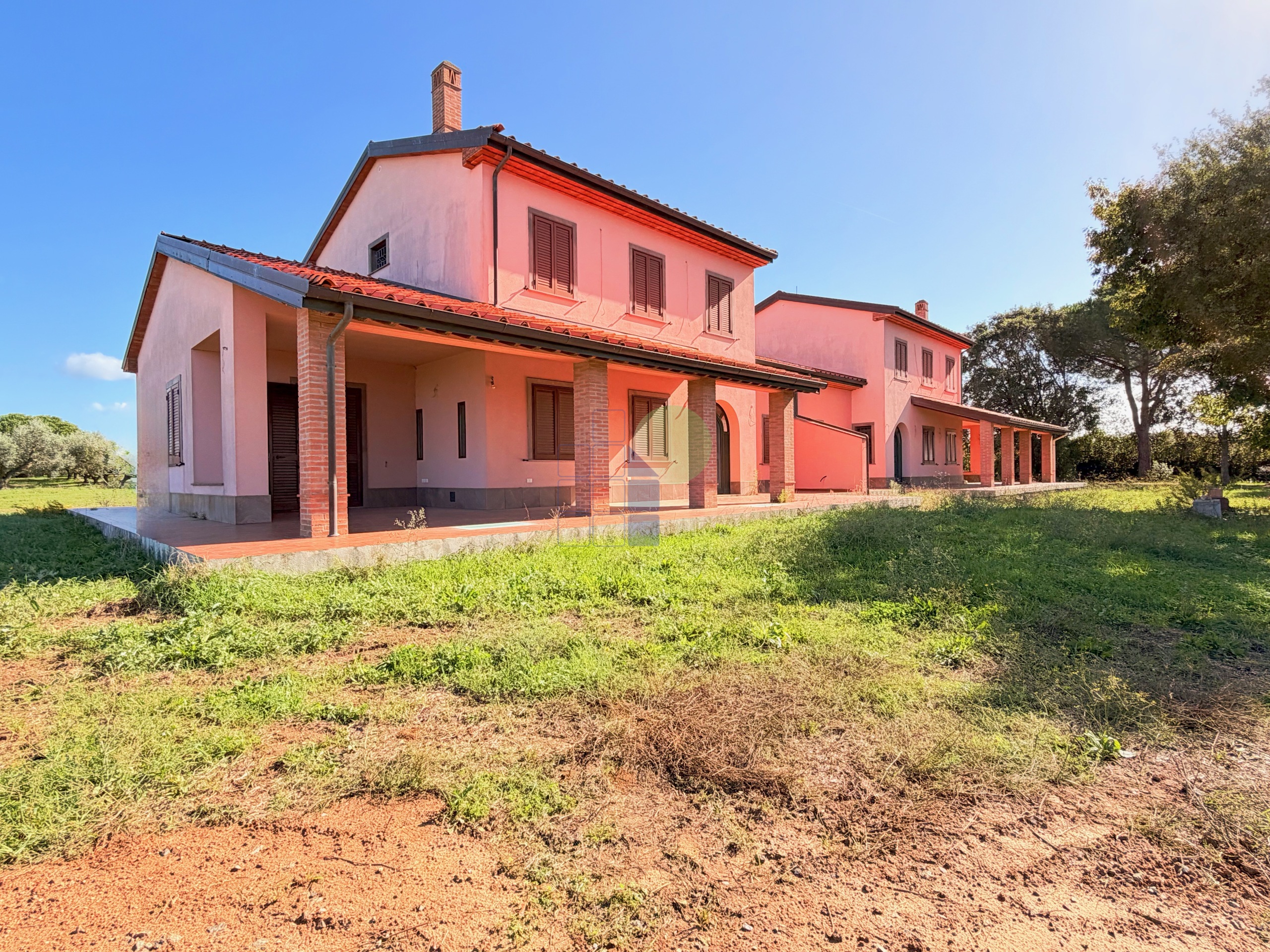 Villetta a schiera con giardino in via della macchia snc, Cecina