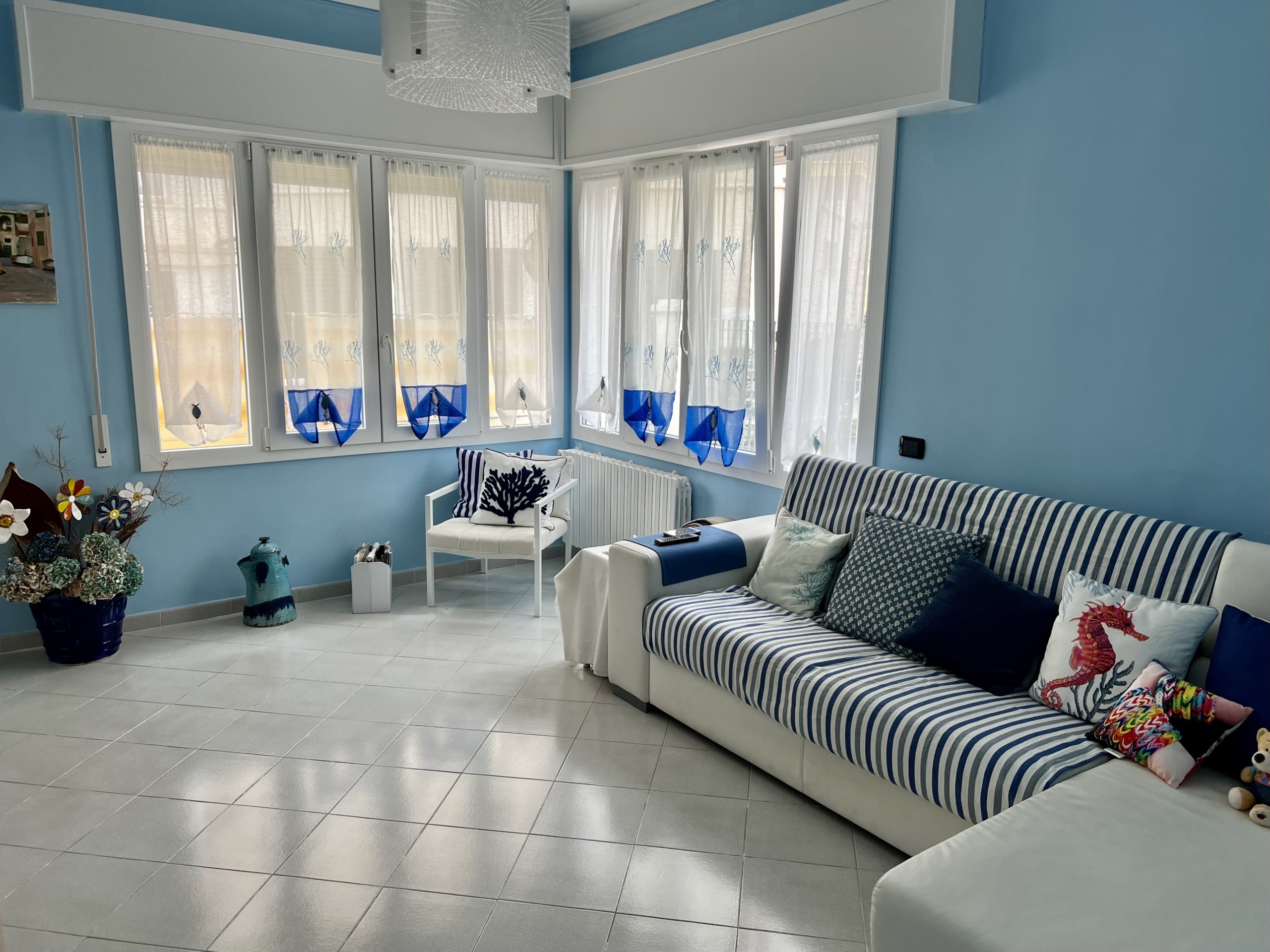 Casa indipendente con giardino in via lungomare, Taggia