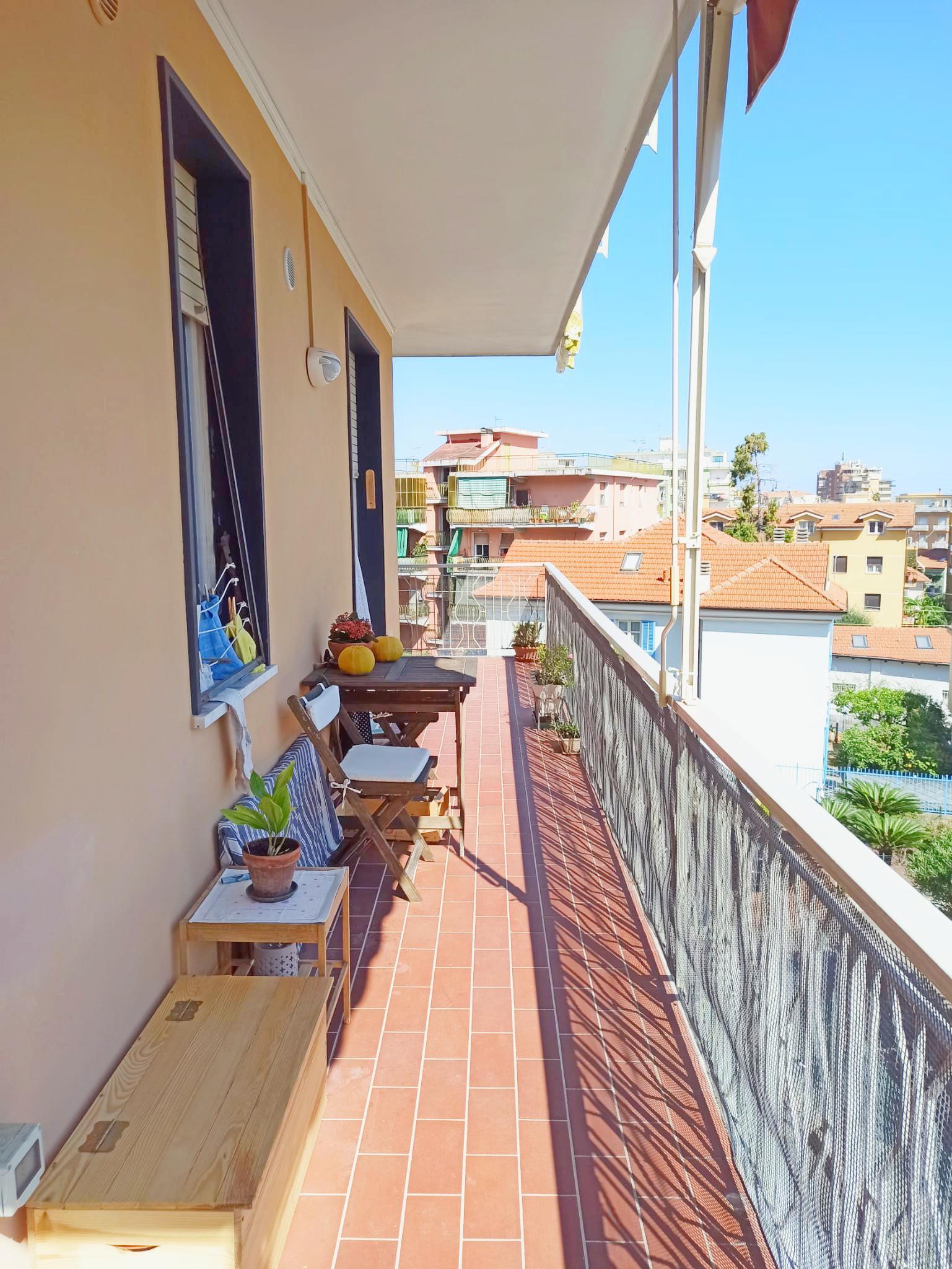 Appartamento con terrazzi in via beglini, Taggia