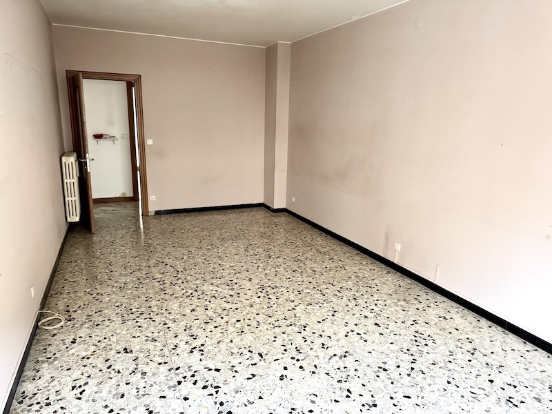 Quadrilocale da ristrutturare in via galileo galilei, San Remo