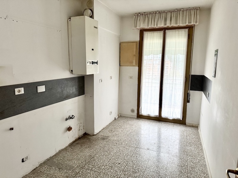 Quadrilocale da ristrutturare in via galileo galilei, San Remo