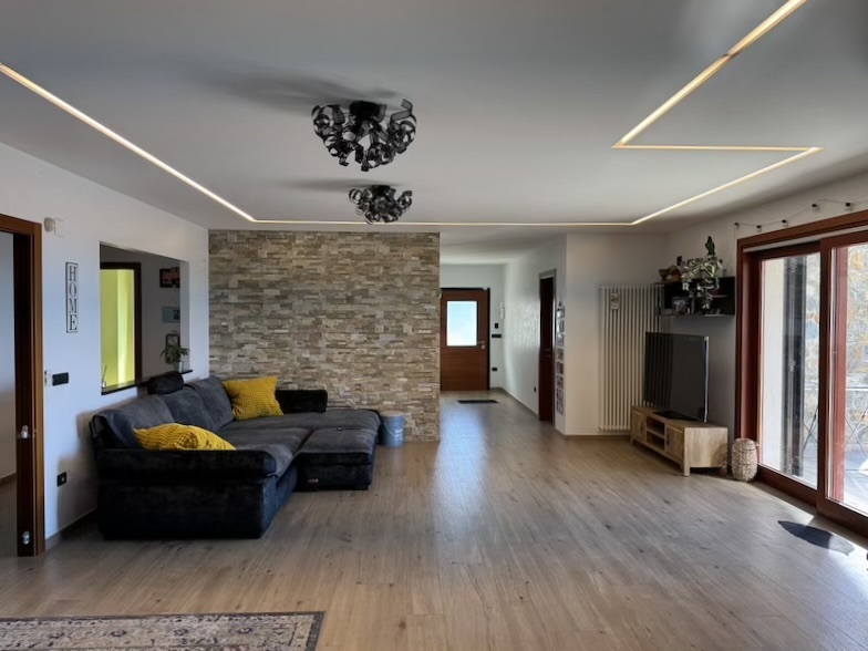 Casa indipendente con giardino in via poggio, Castellaro